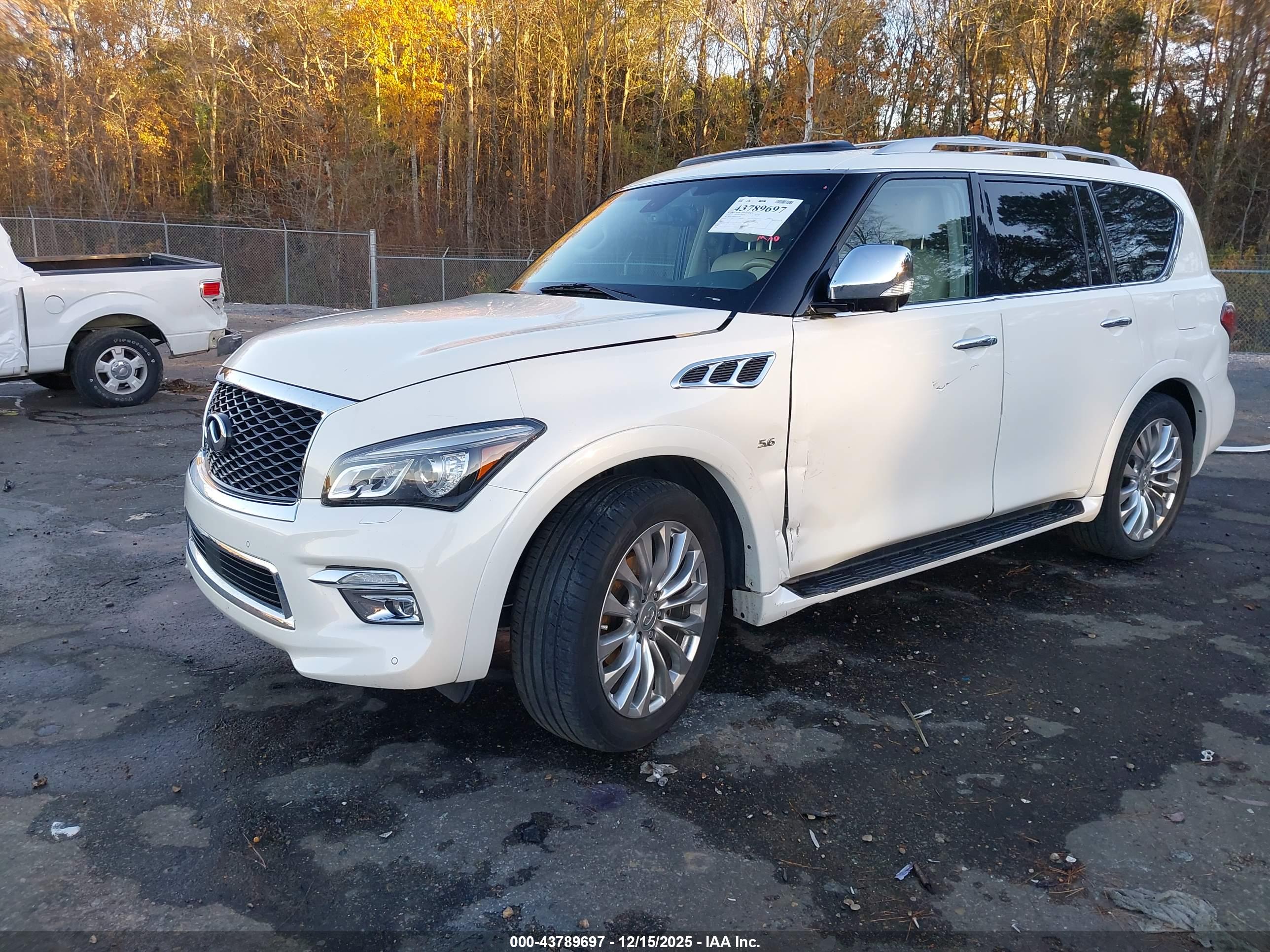 INFINITI QX80 image 2