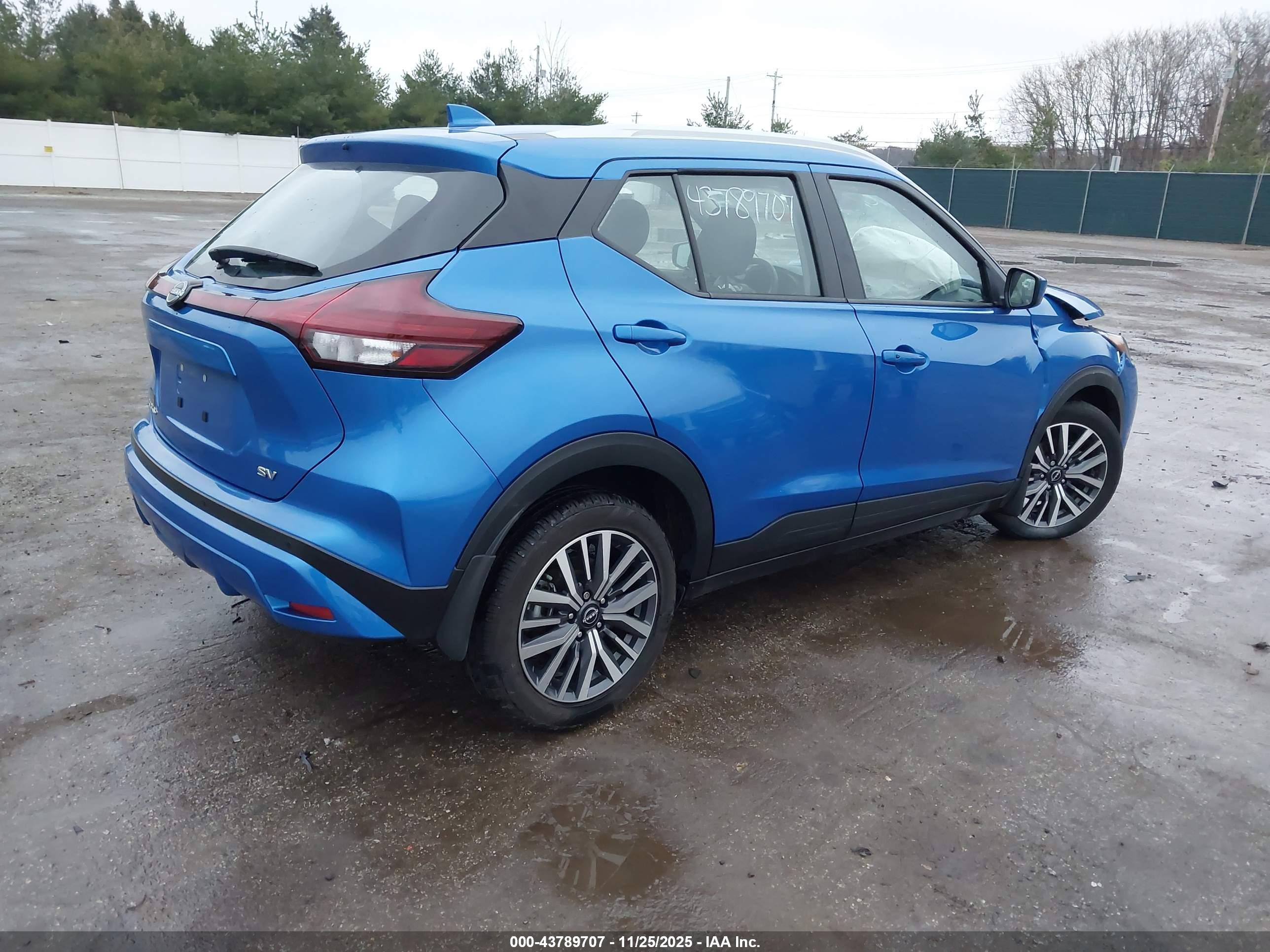 NISSAN KICKS image 4