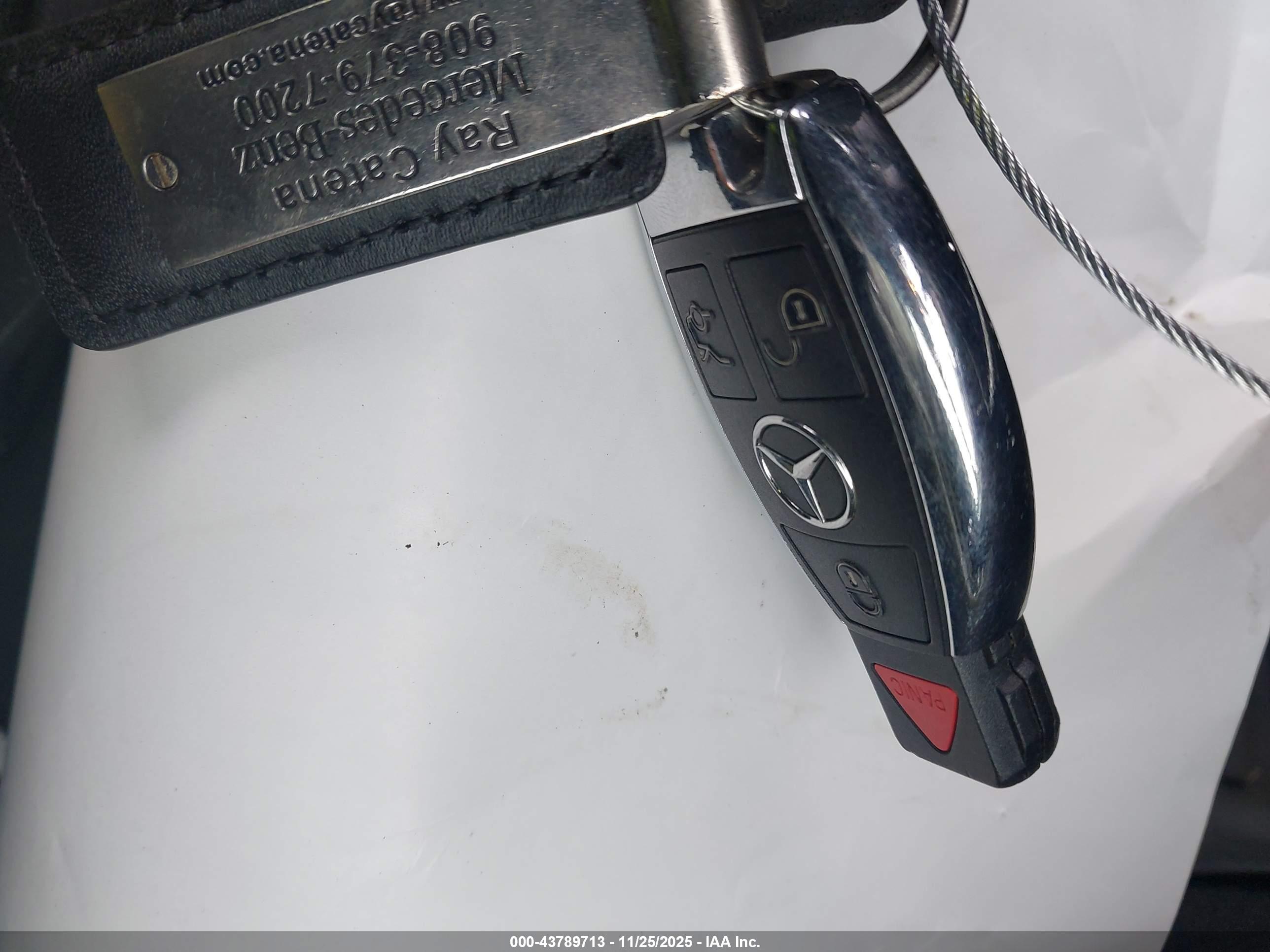 MERCEDES-BENZ GLA image 11