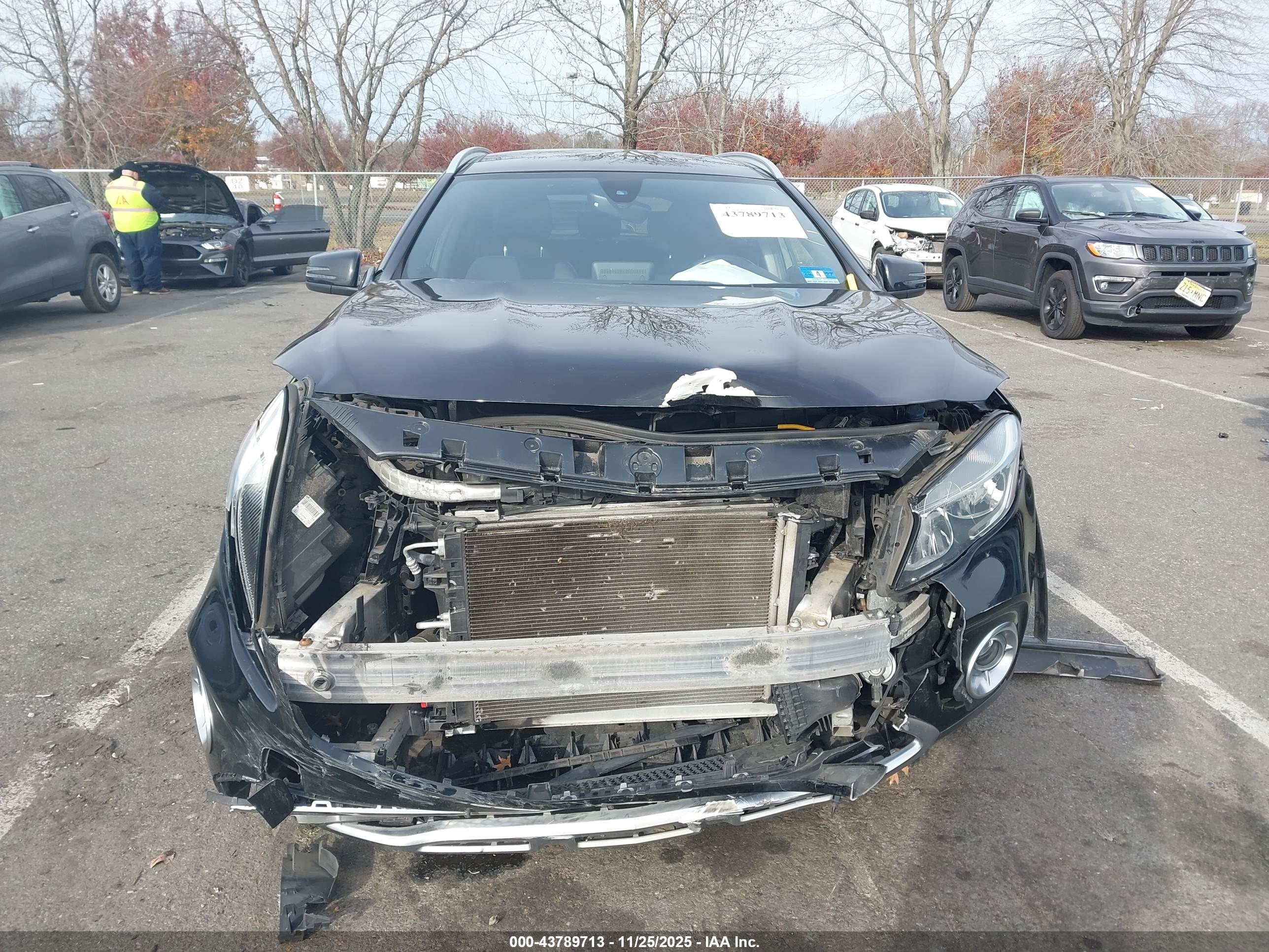 MERCEDES-BENZ GLA image 6