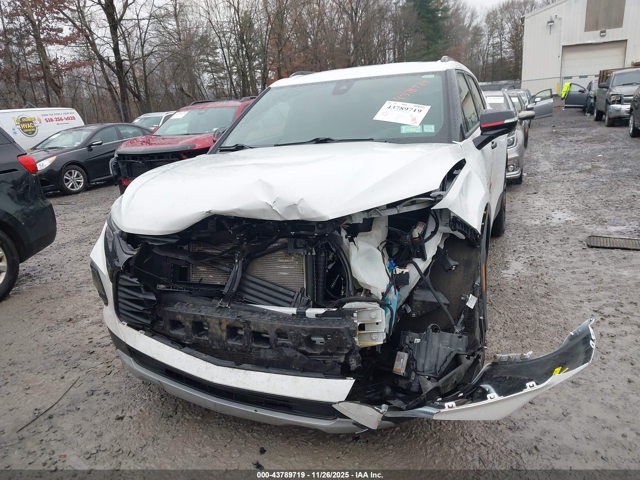 CHEVROLET BLAZER image 6