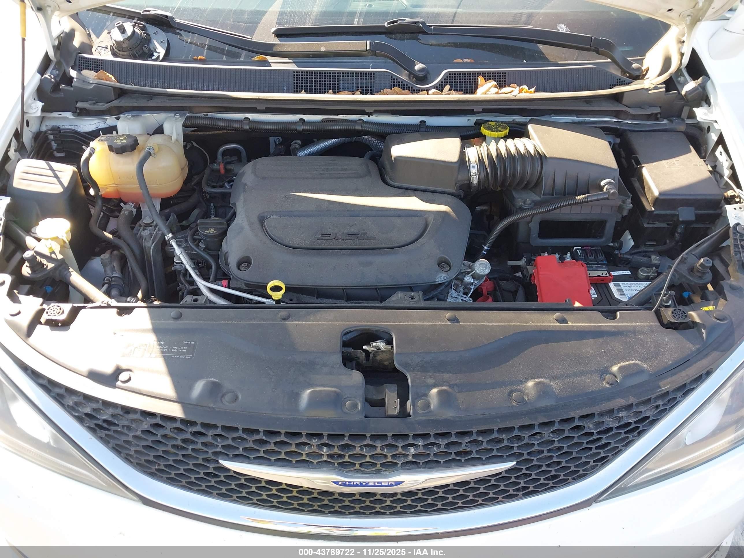 CHRYSLER PACIFICA image 10
