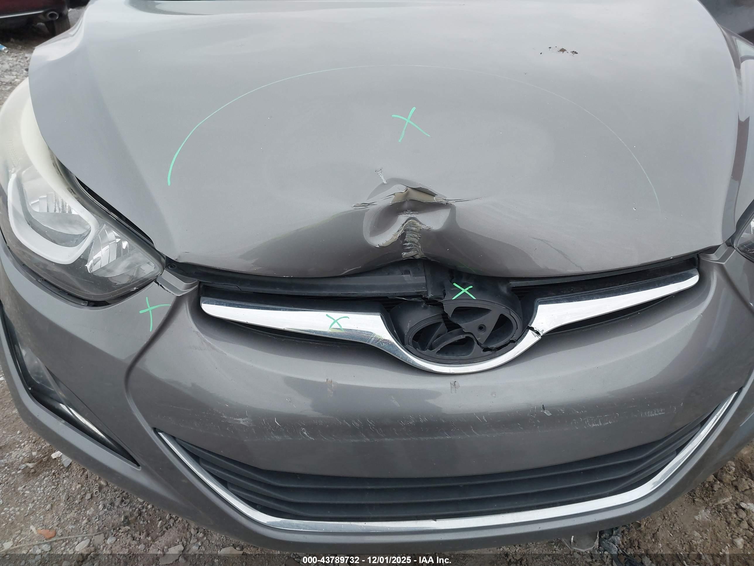 HYUNDAI ELANTRA image 6