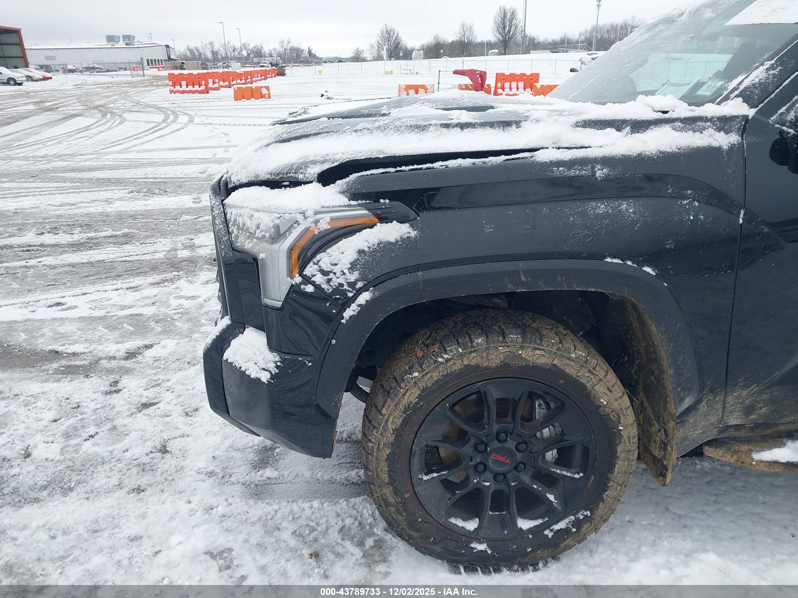 TOYOTA TUNDRA image 6