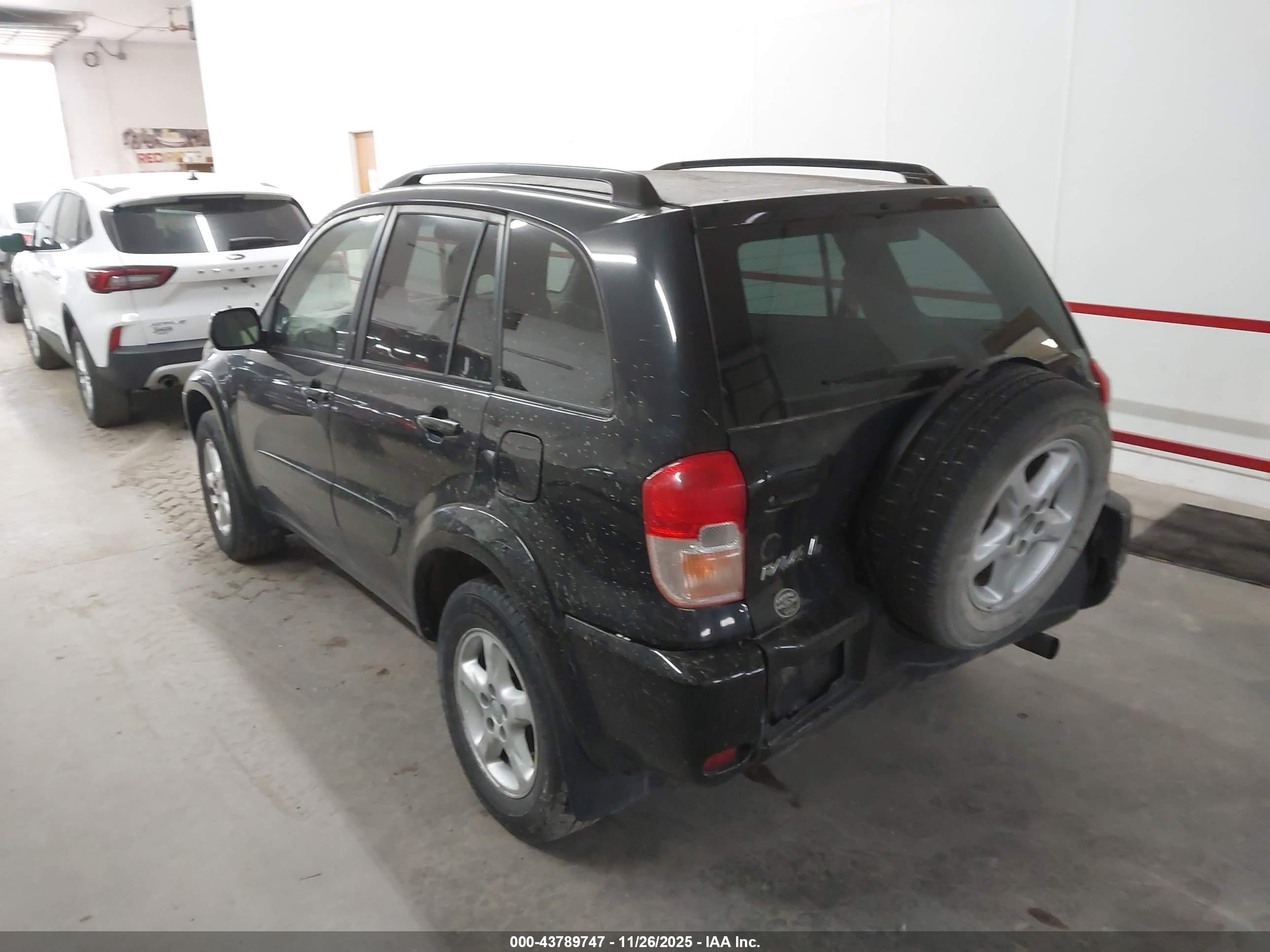 TOYOTA RAV4 image 3