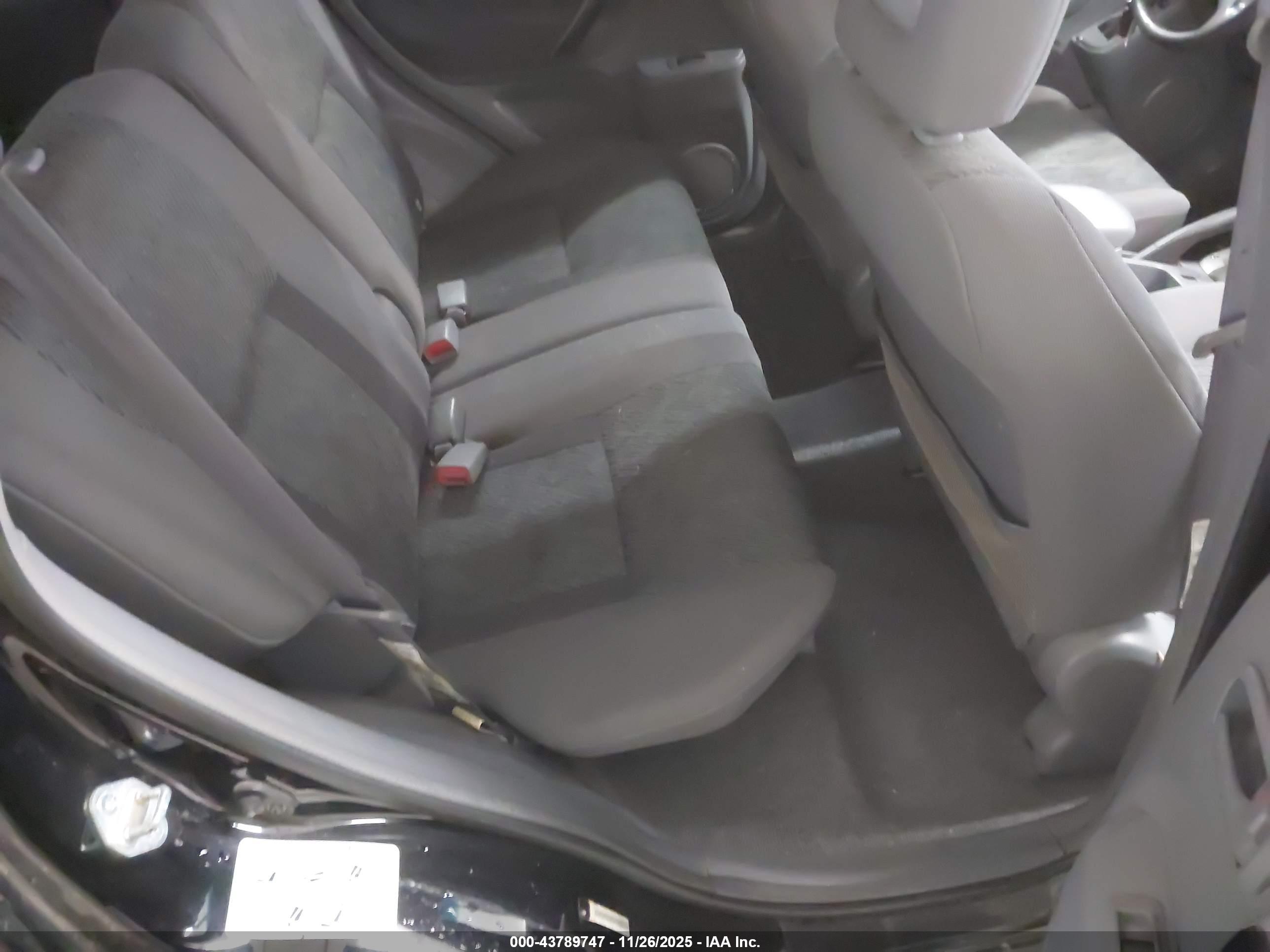 TOYOTA RAV4 image 8