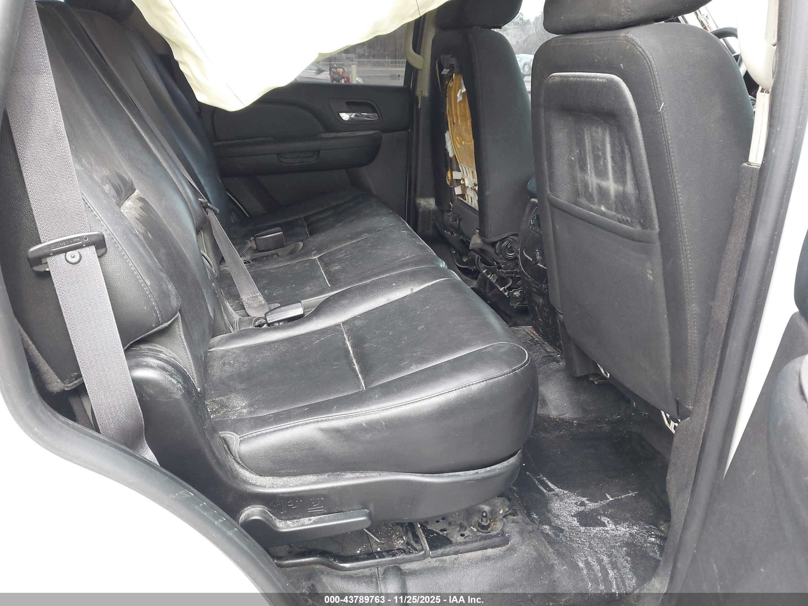 CHEVROLET TAHOE image 8