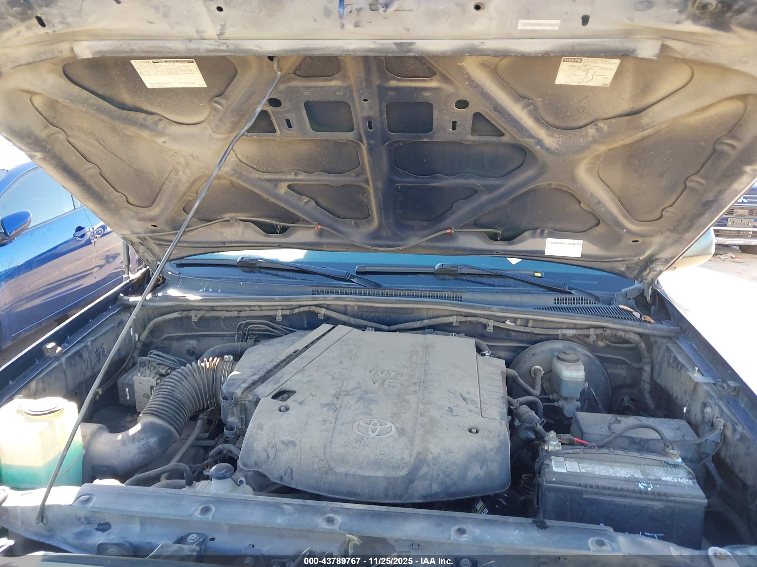 TOYOTA TACOMA image 10