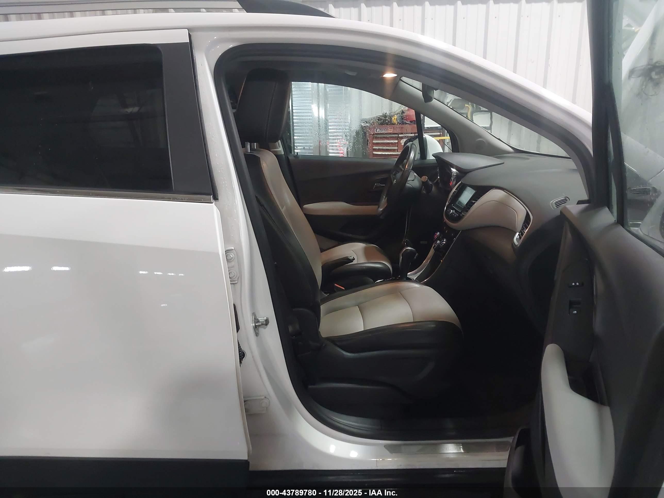 CHEVROLET TRAX image 5