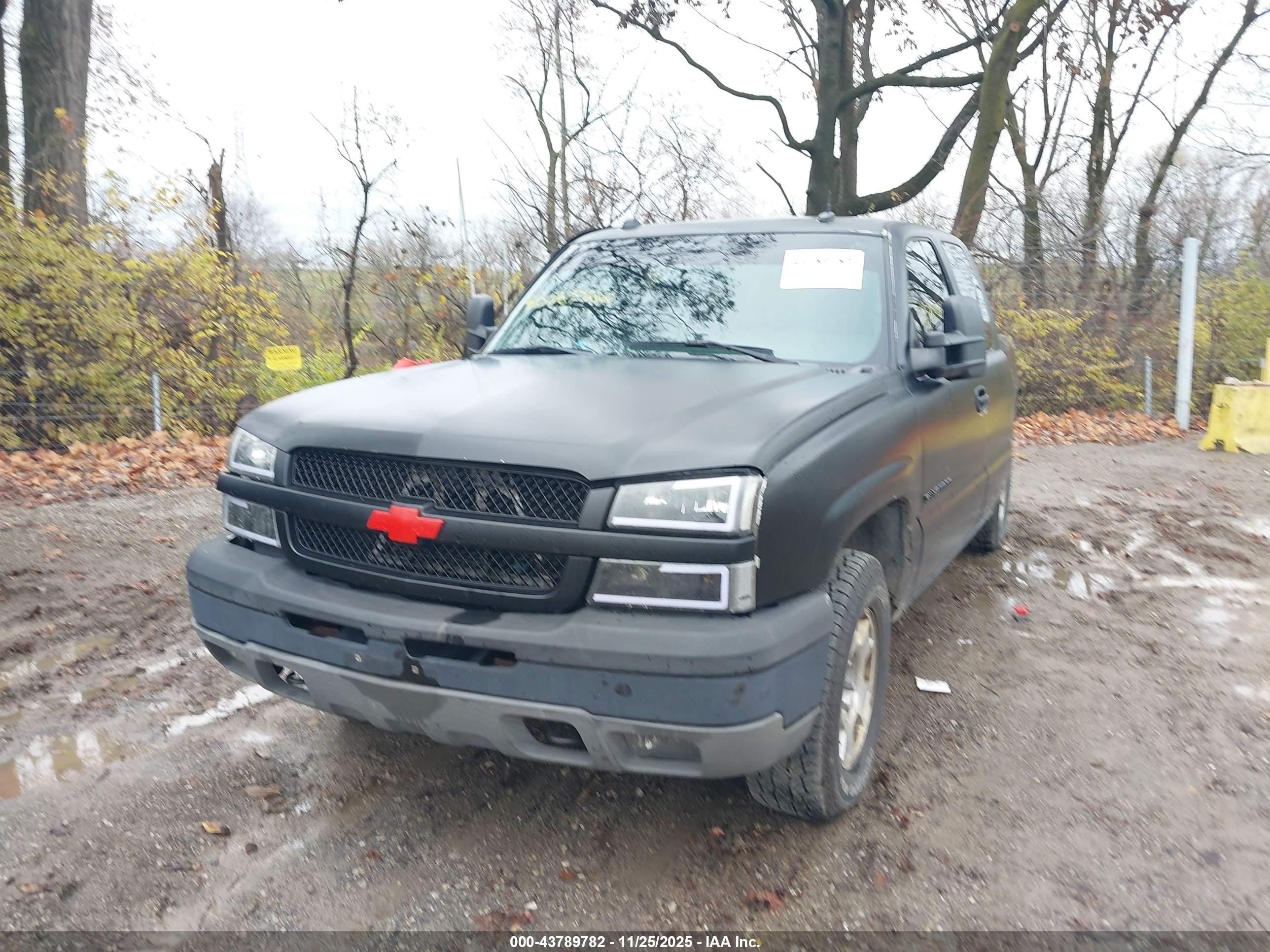 CHEVROLET SILVERADO image 2