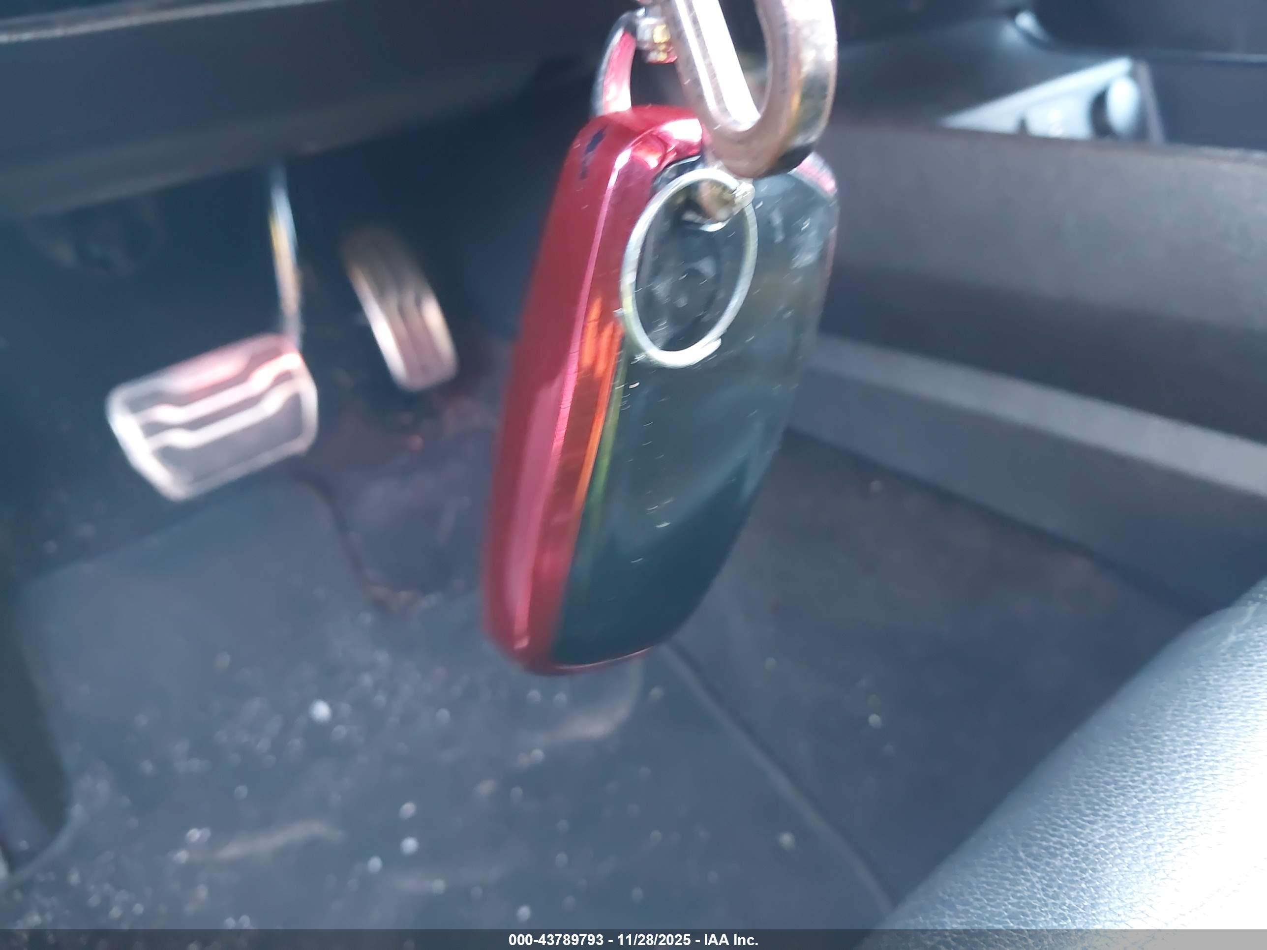 FORD FUSION image 11