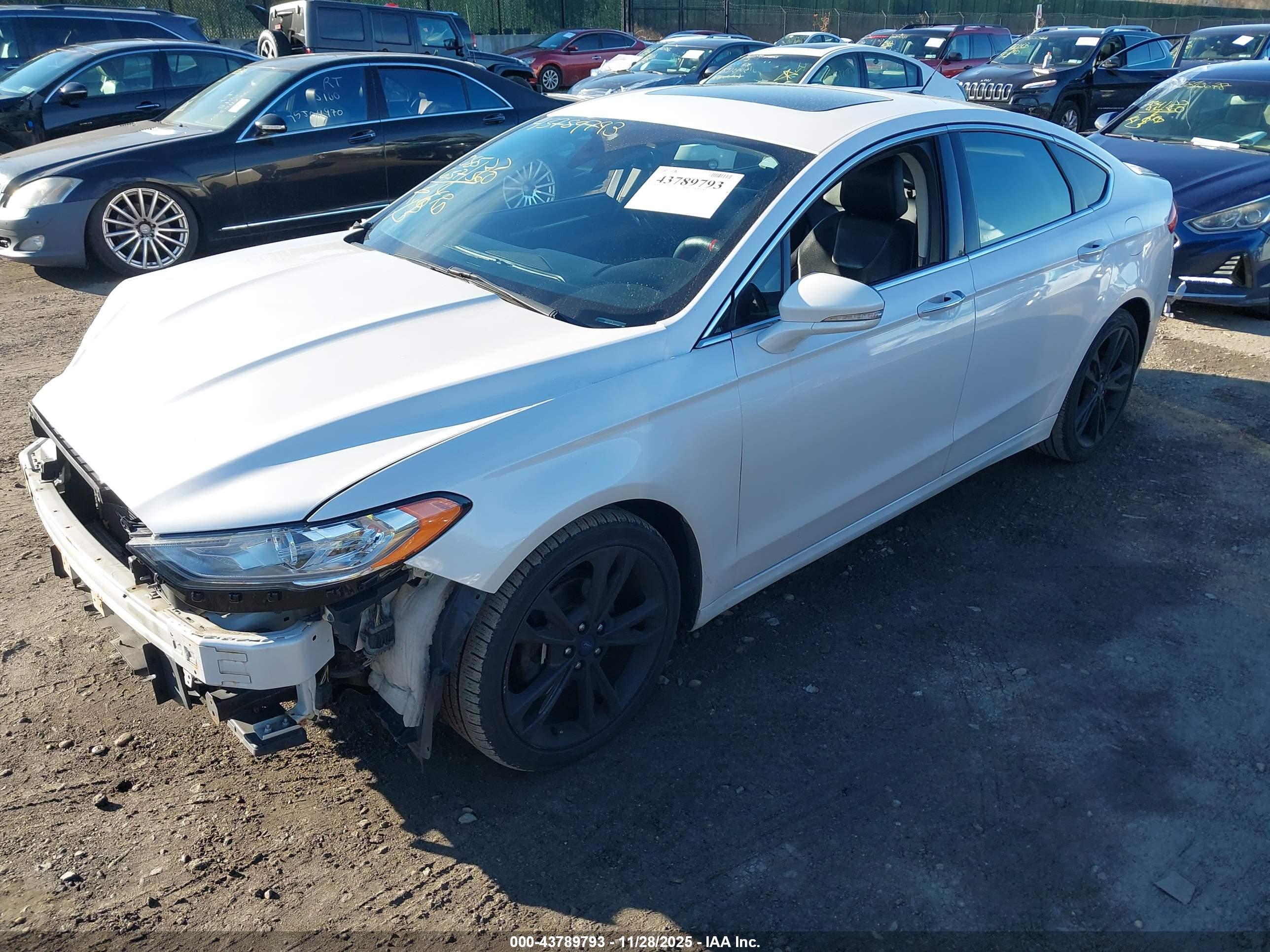 FORD FUSION image 2