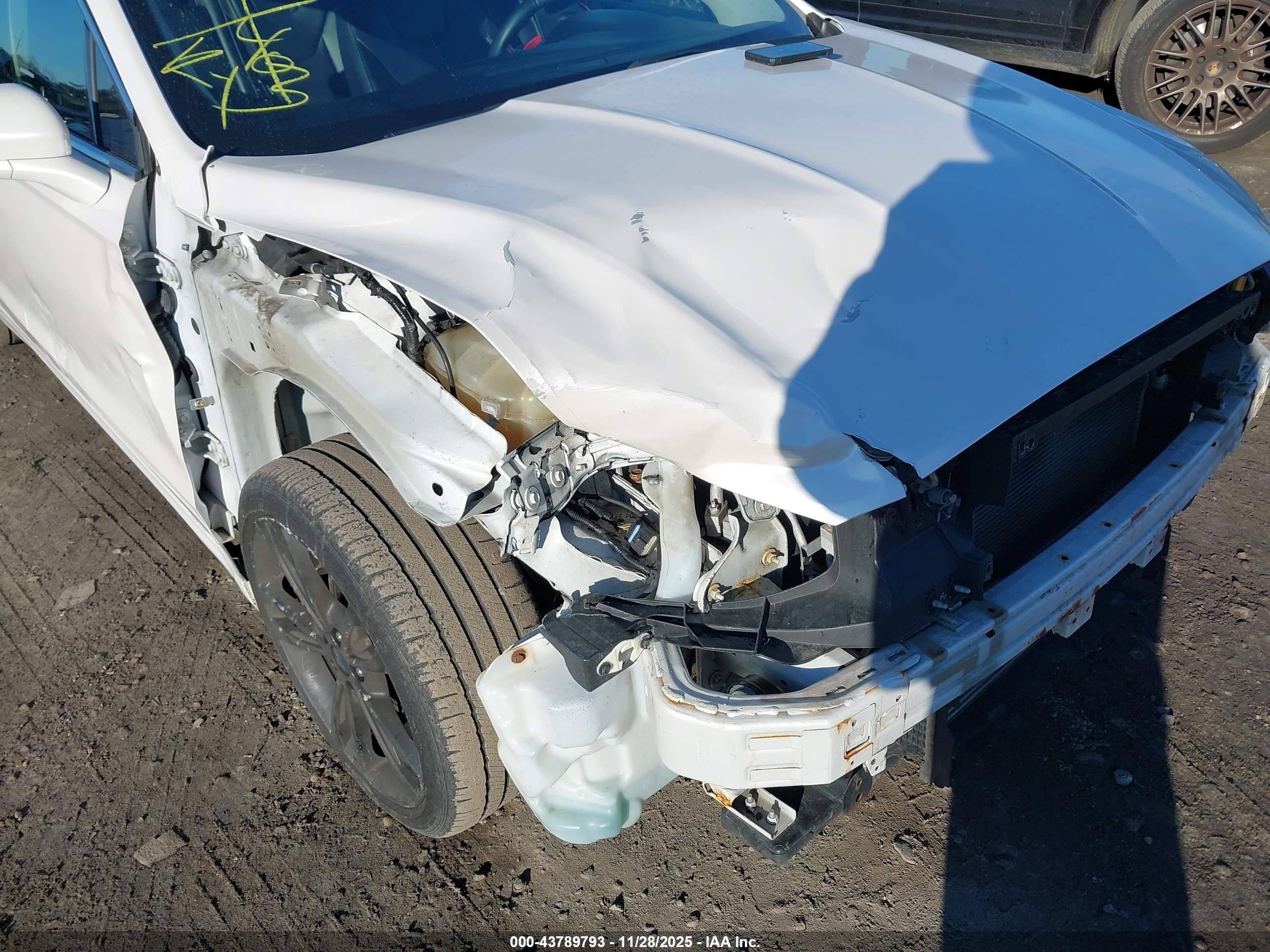 FORD FUSION image 6