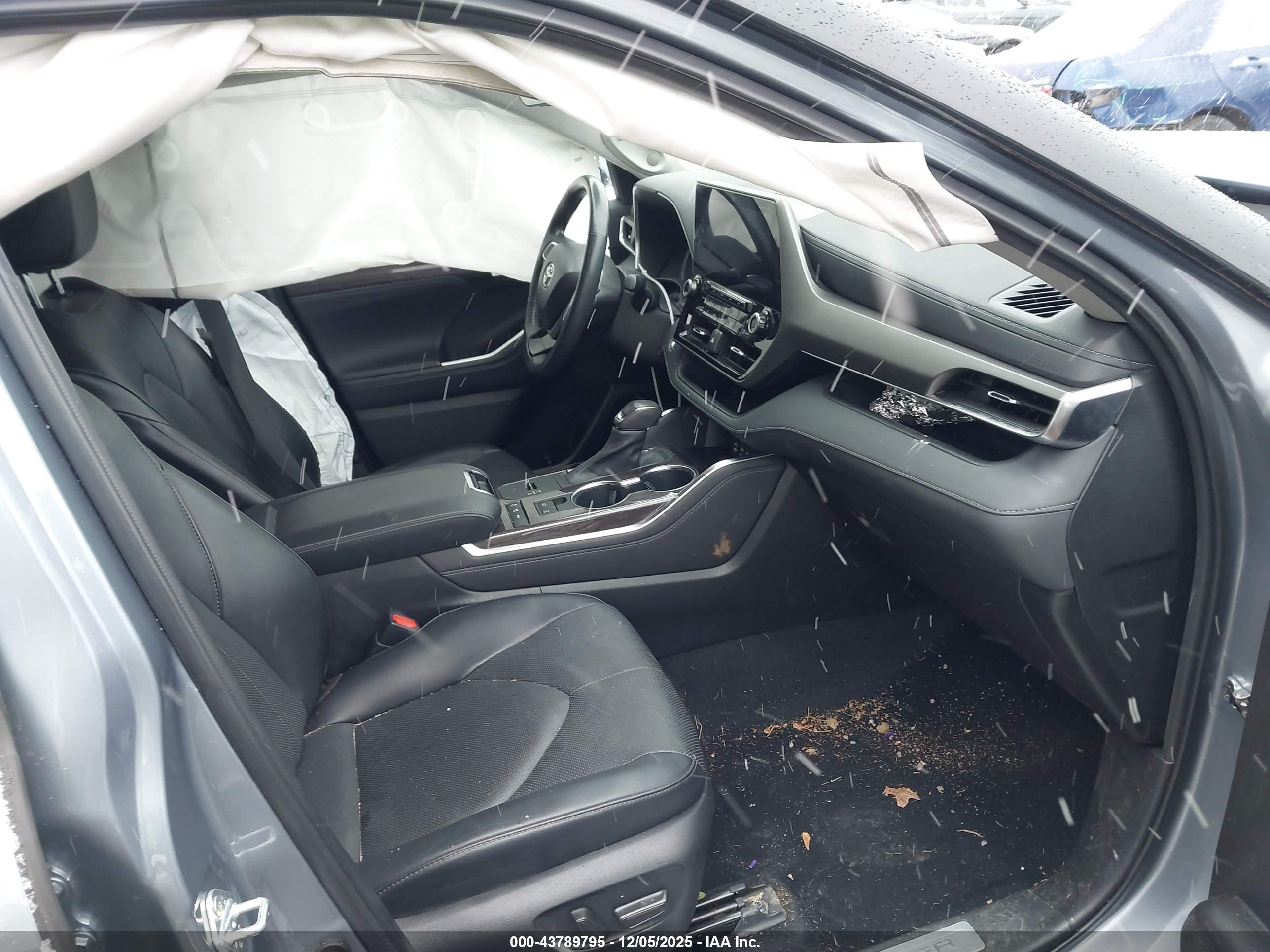 TOYOTA HIGHLANDER image 5
