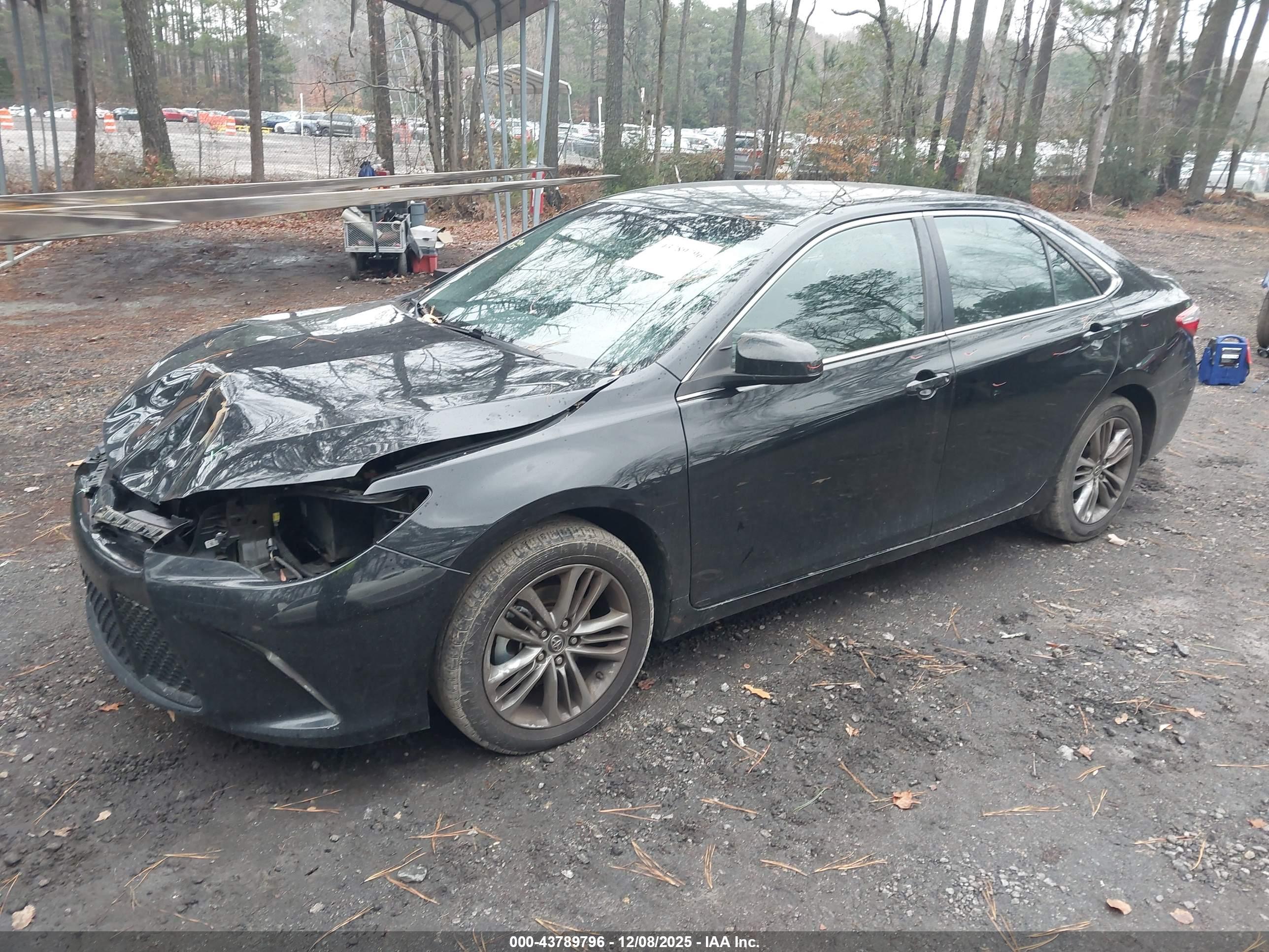 TOYOTA CAMRY image 2