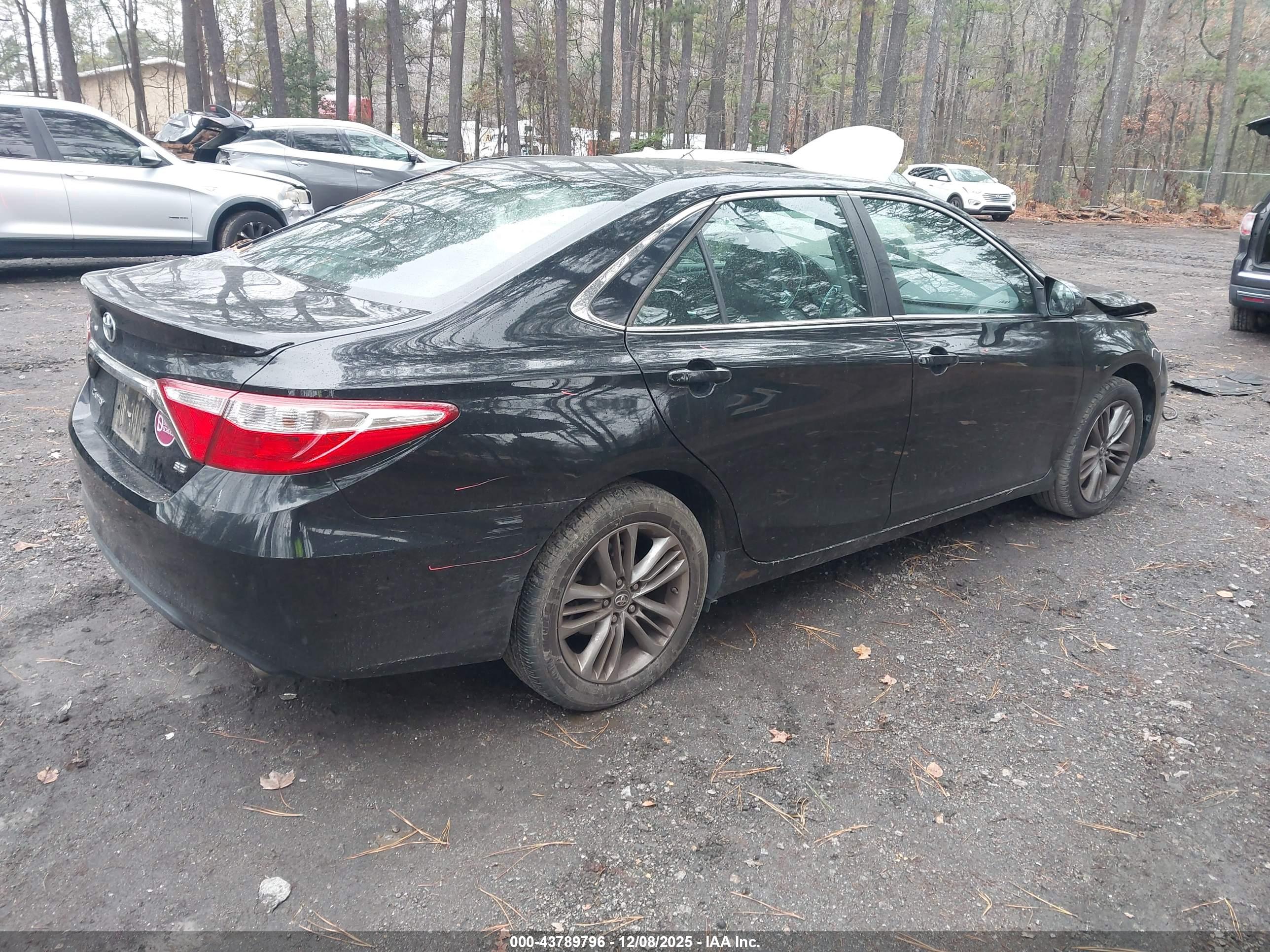 TOYOTA CAMRY image 4