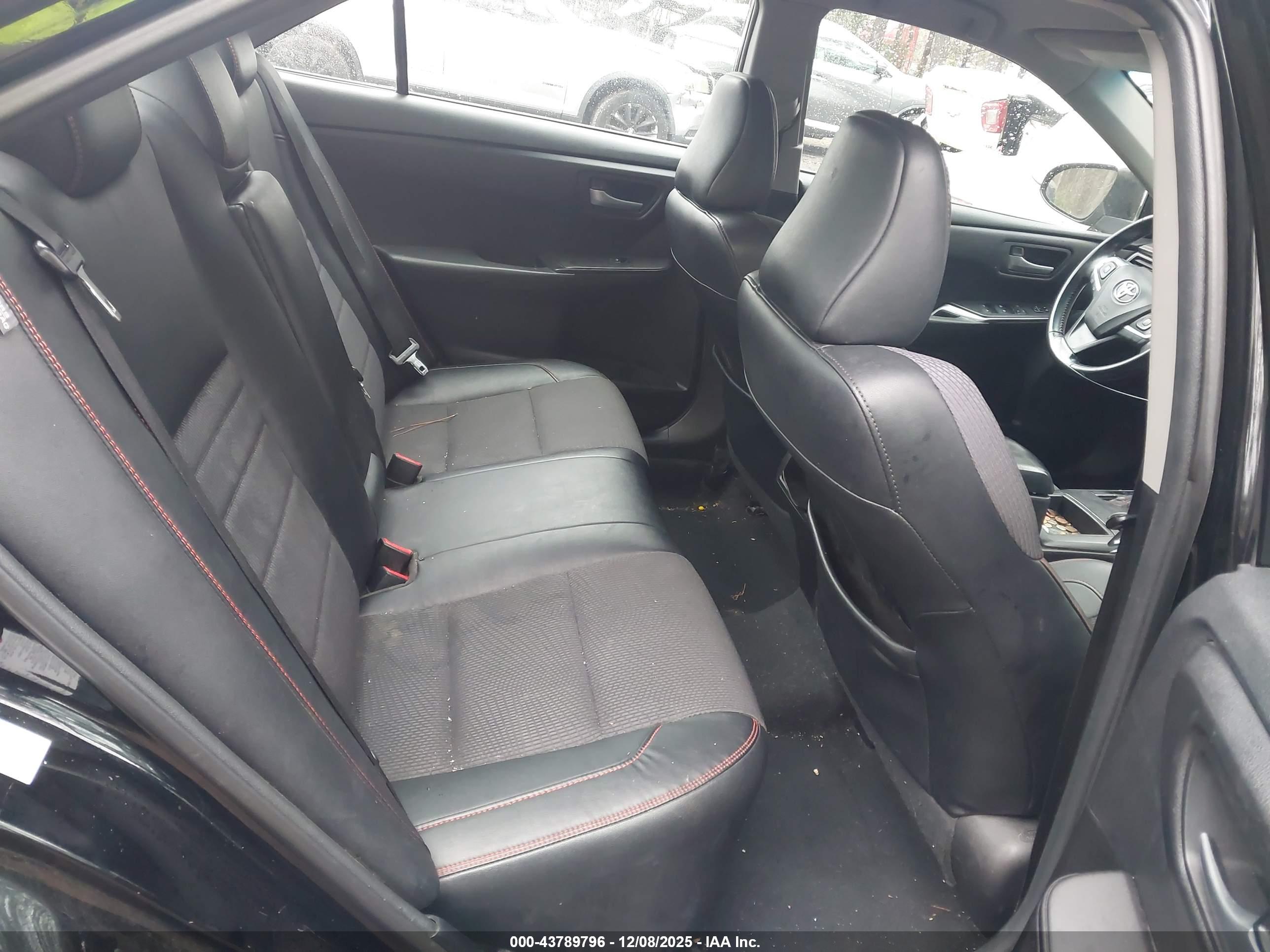 TOYOTA CAMRY image 8
