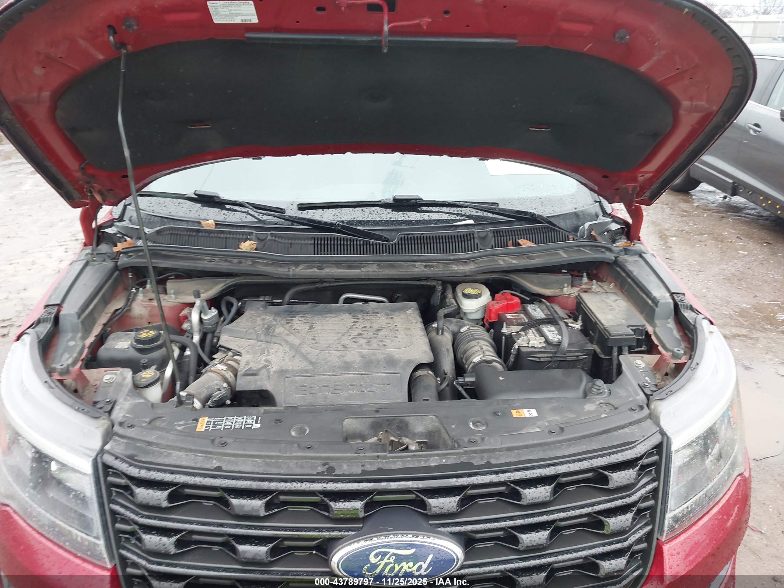 FORD EXPLORER image 10