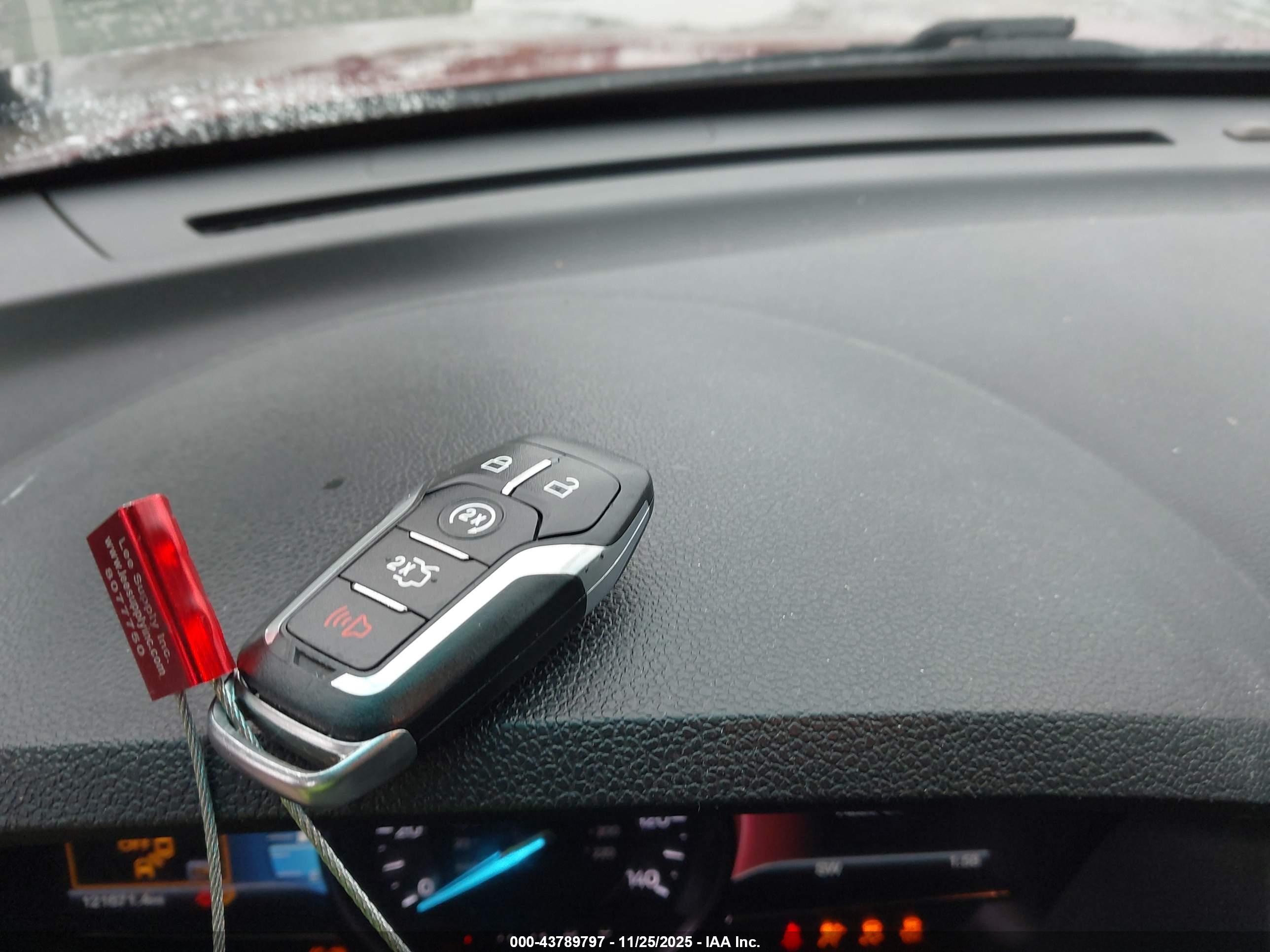 FORD EXPLORER image 11