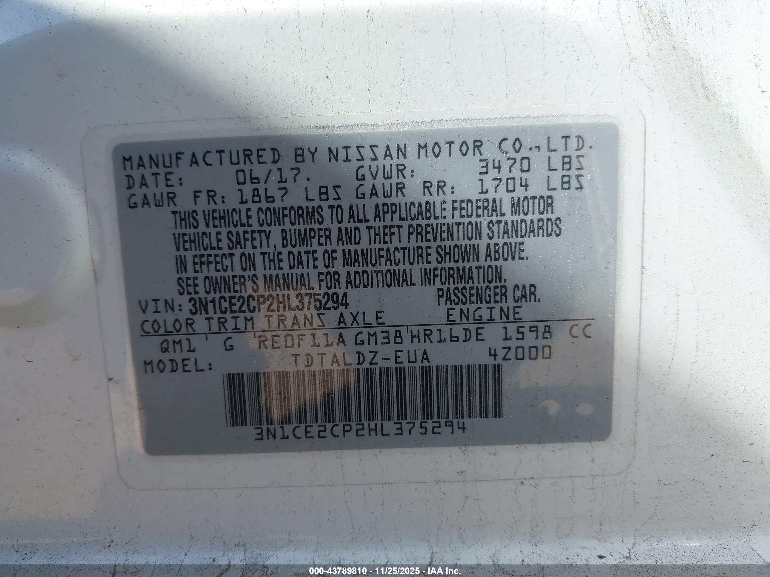 NISSAN VERSA image 9