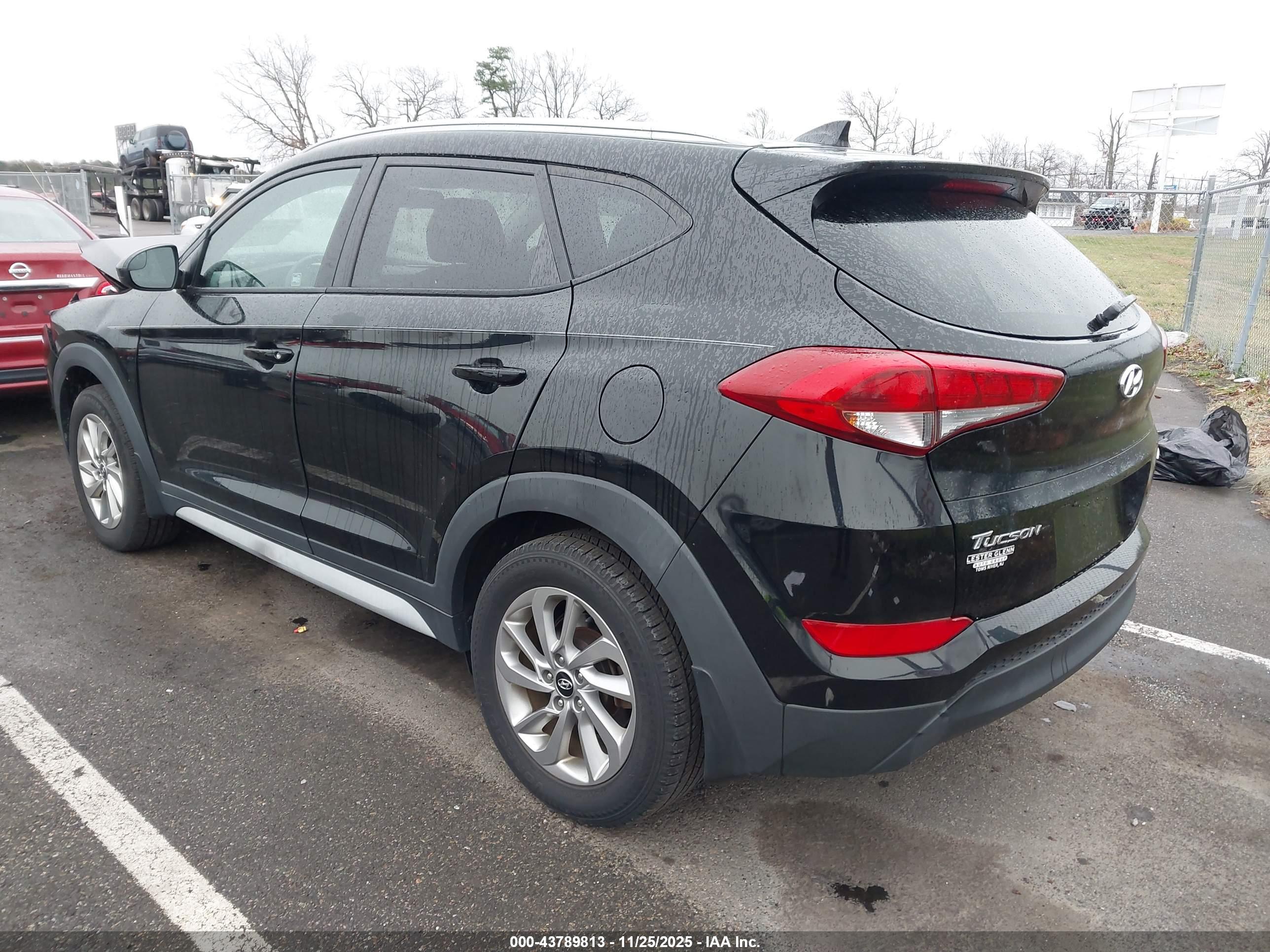 HYUNDAI TUCSON image 3