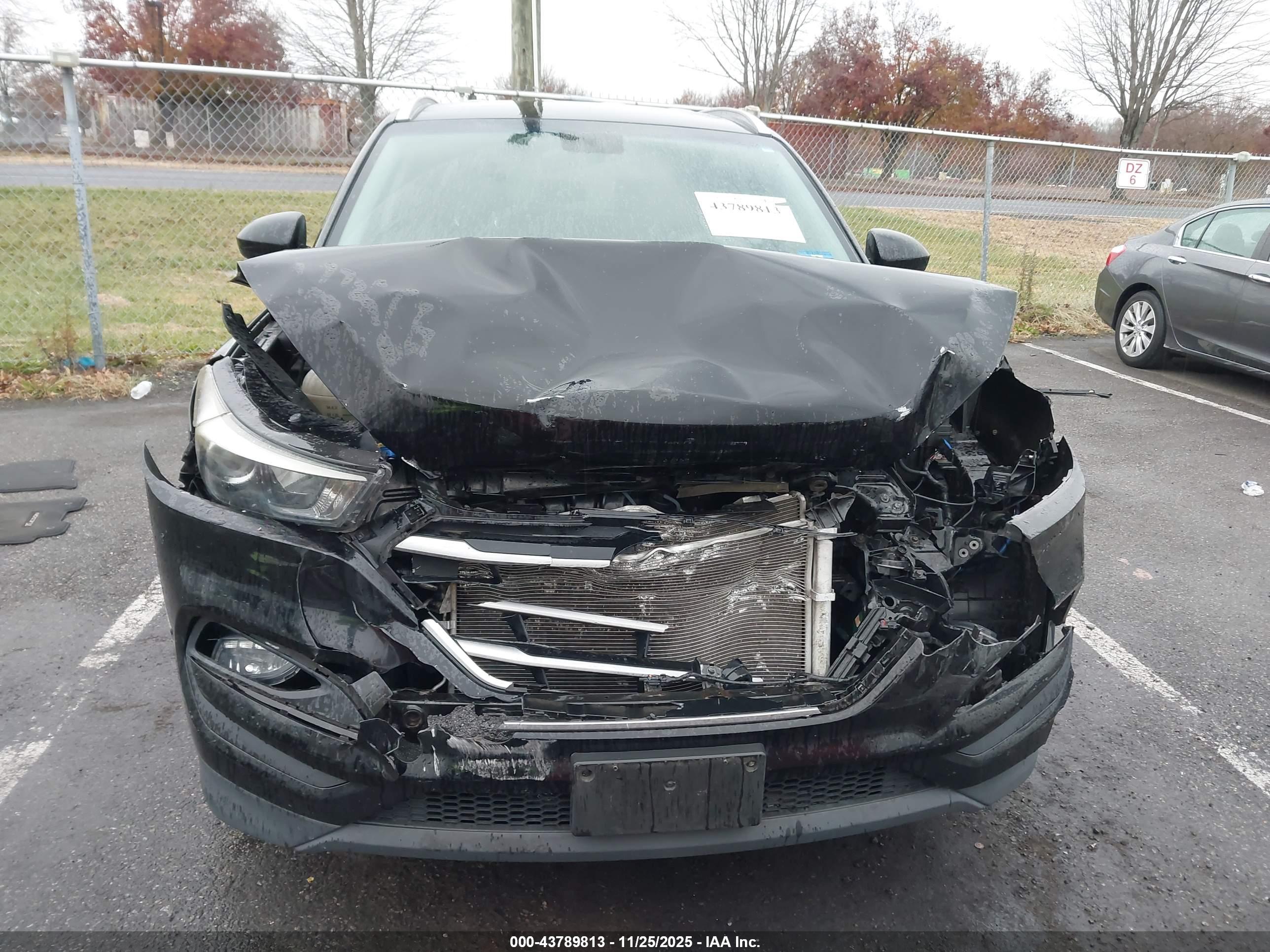 HYUNDAI TUCSON image 6