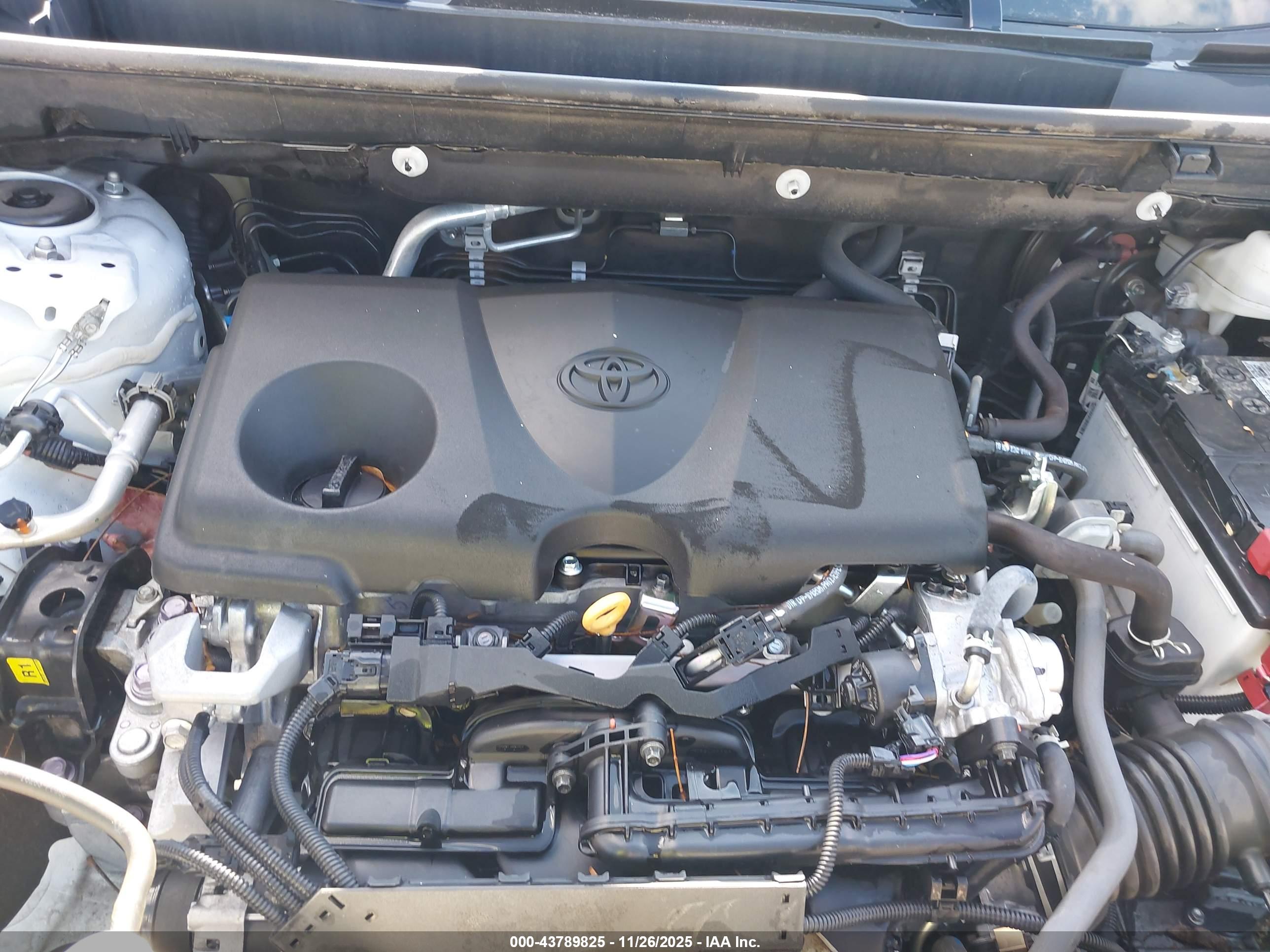 TOYOTA RAV4 image 10