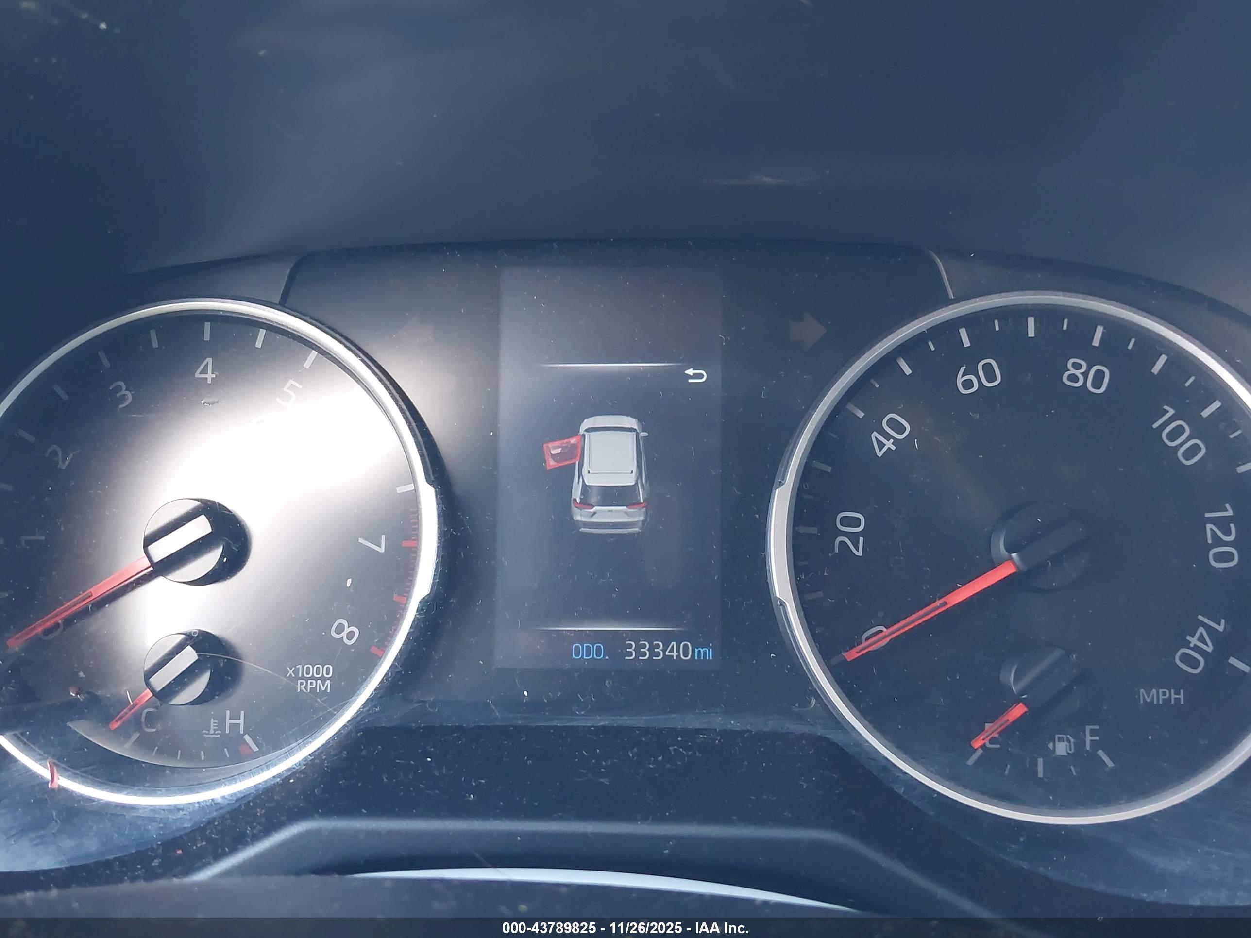 TOYOTA RAV4 image 7