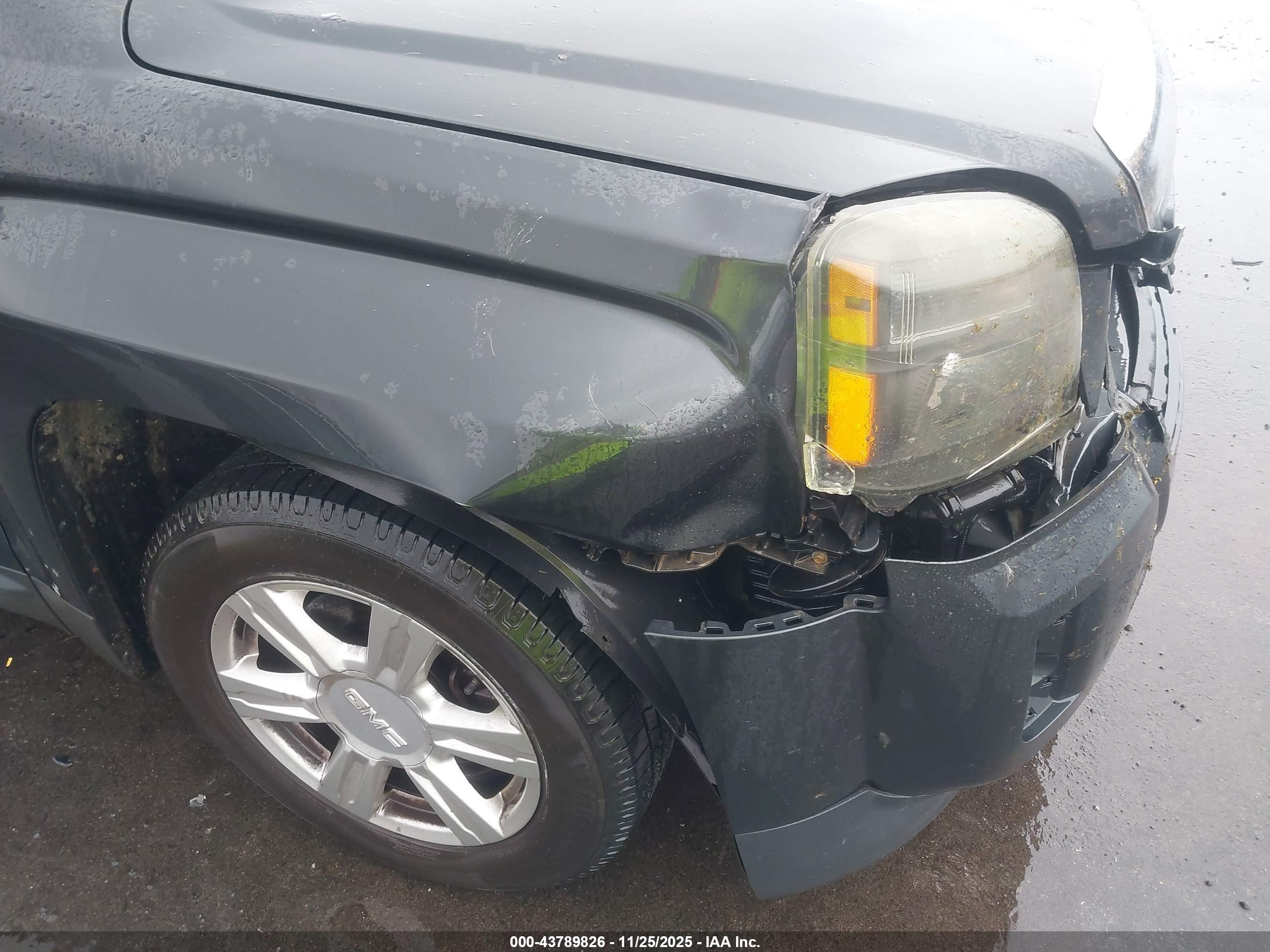 GMC TERRAIN image 6