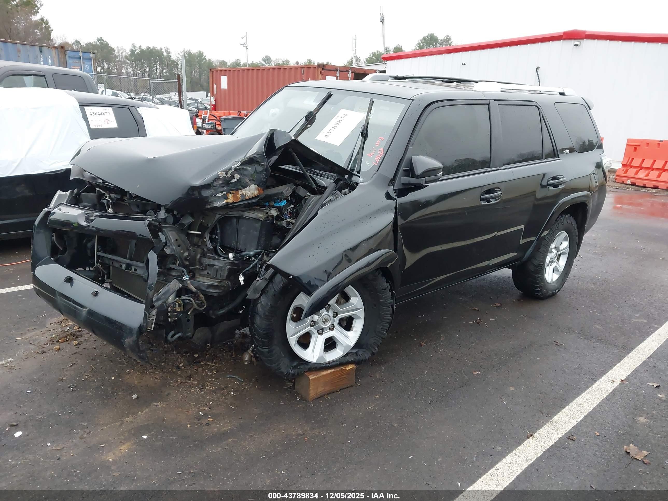 TOYOTA 4RUNNER image 2