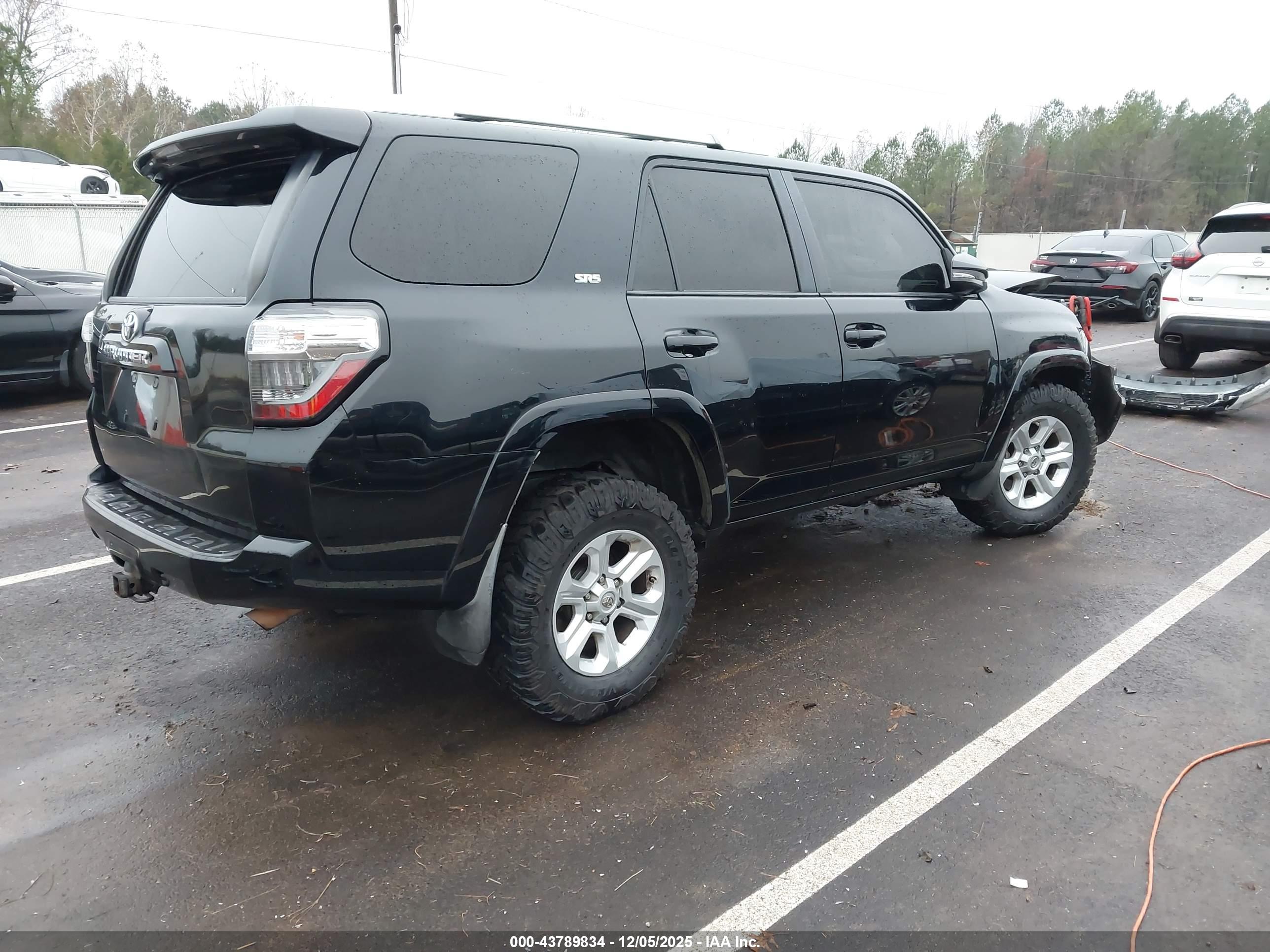 TOYOTA 4RUNNER image 4