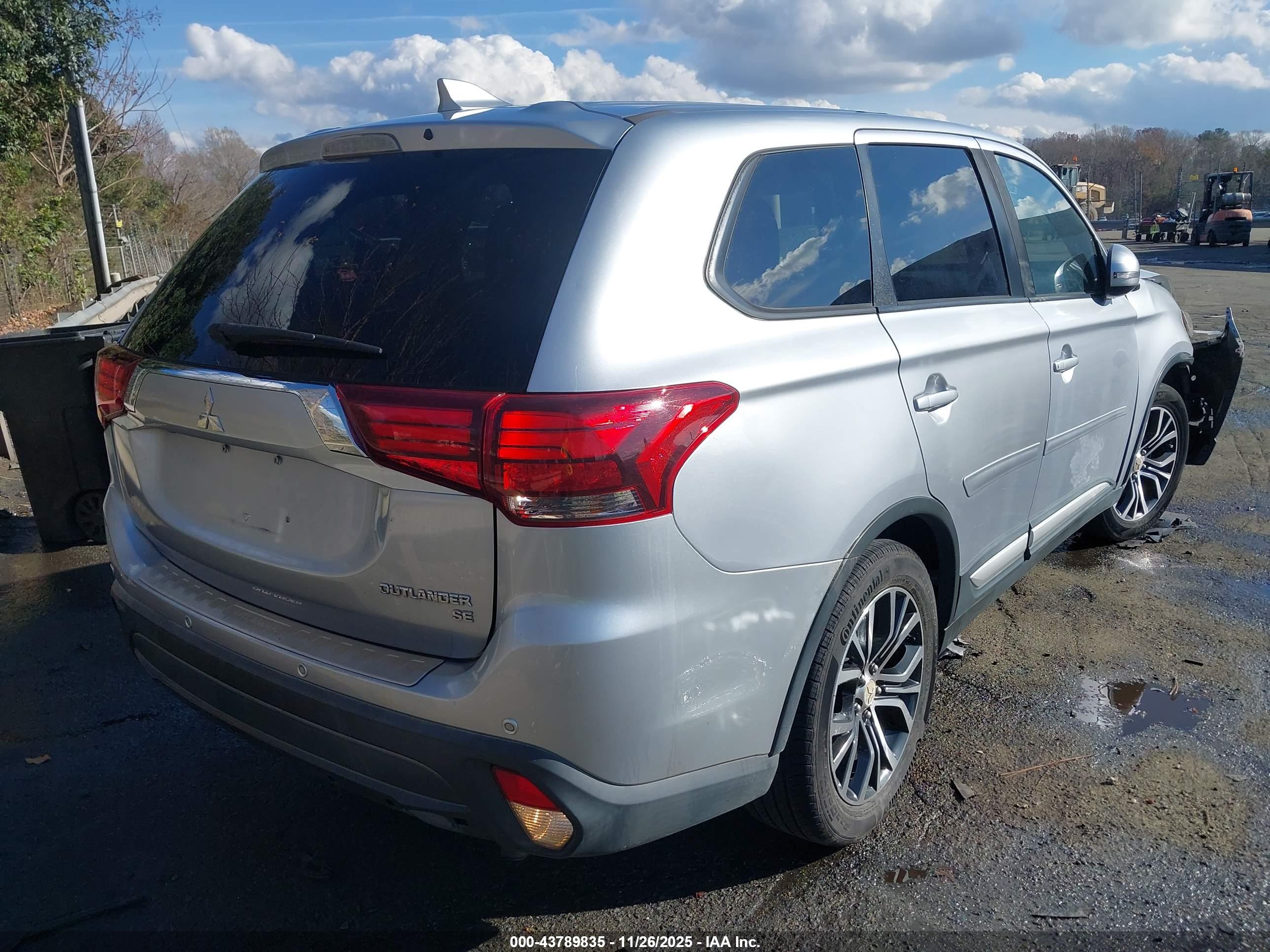 MITSUBISHI OUTLANDER image 4