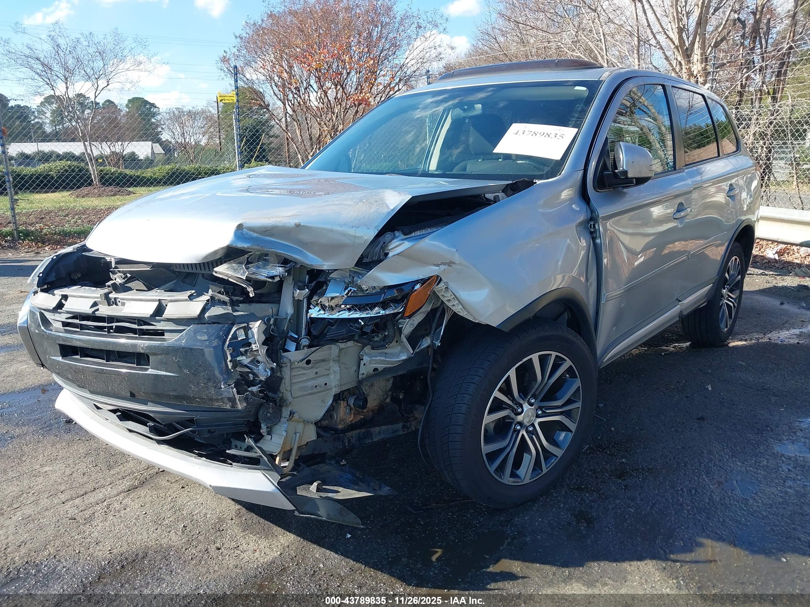 MITSUBISHI OUTLANDER image 6