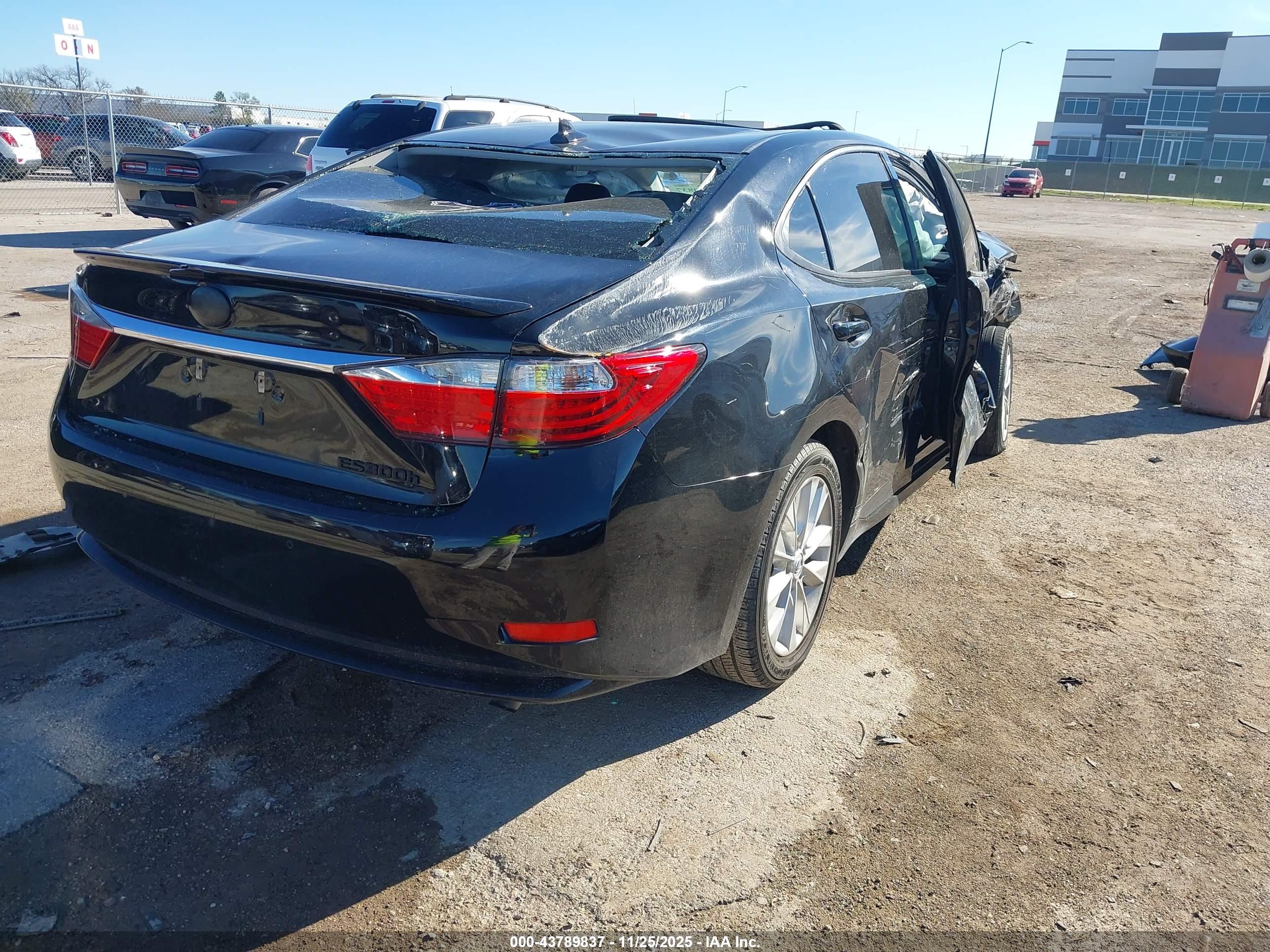 LEXUS ES image 4