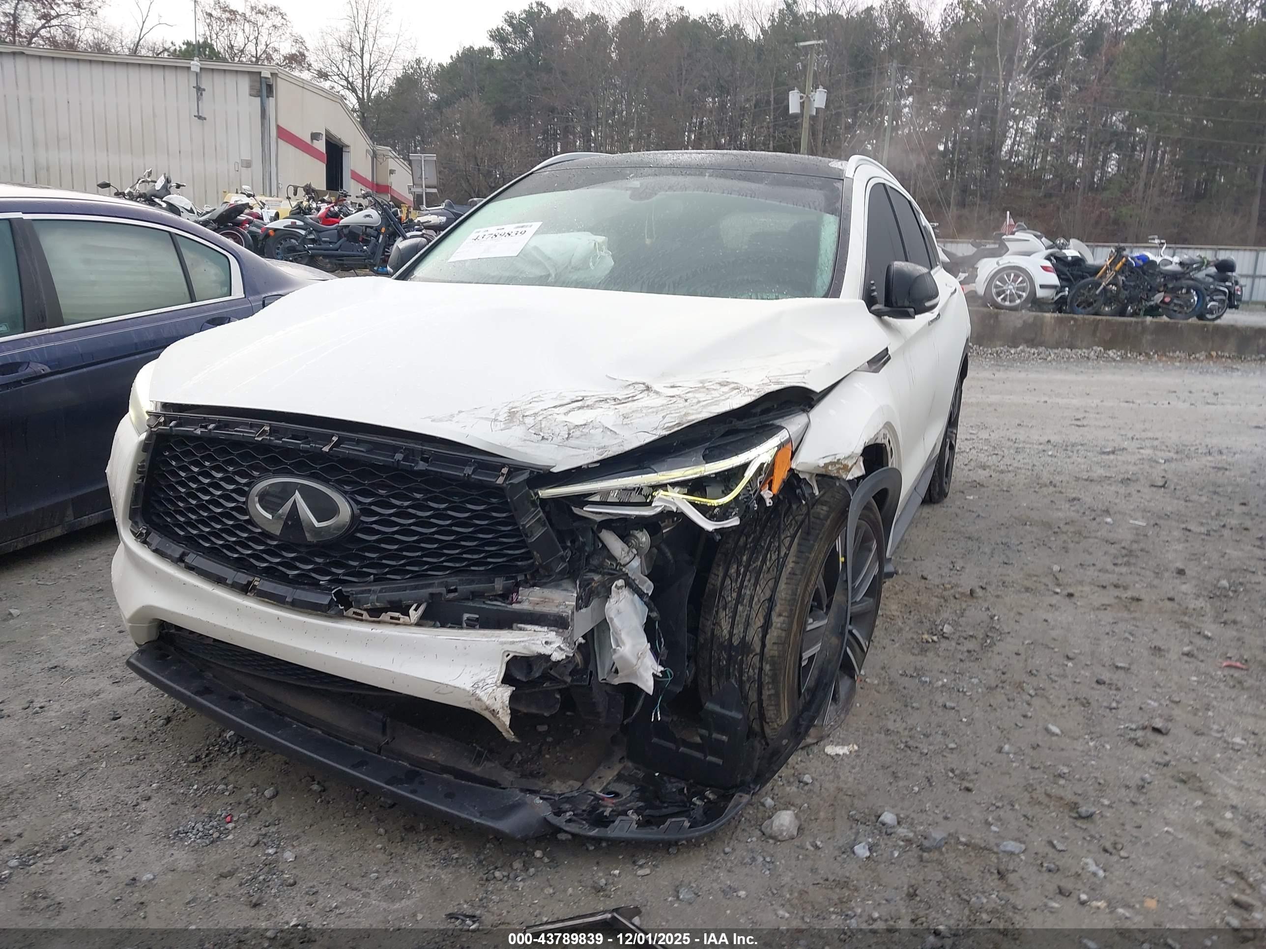 INFINITI QX50 image 2