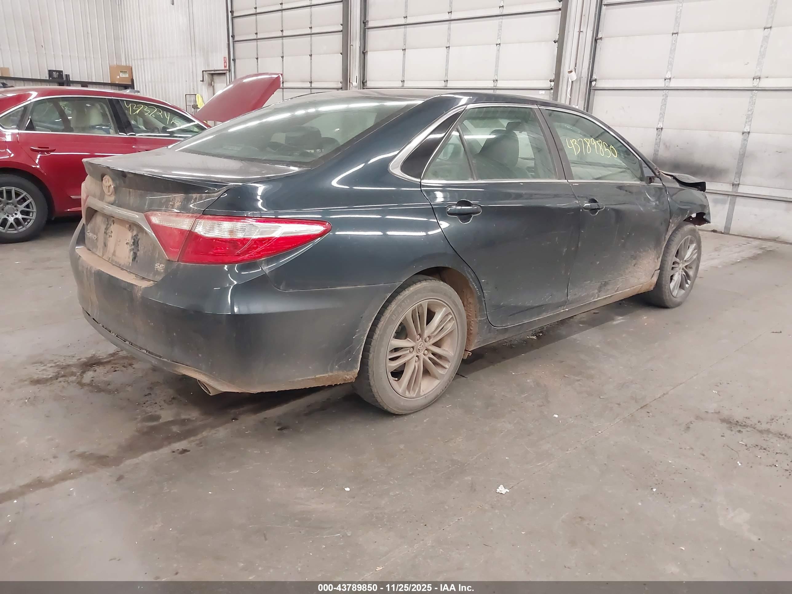 TOYOTA CAMRY image 4
