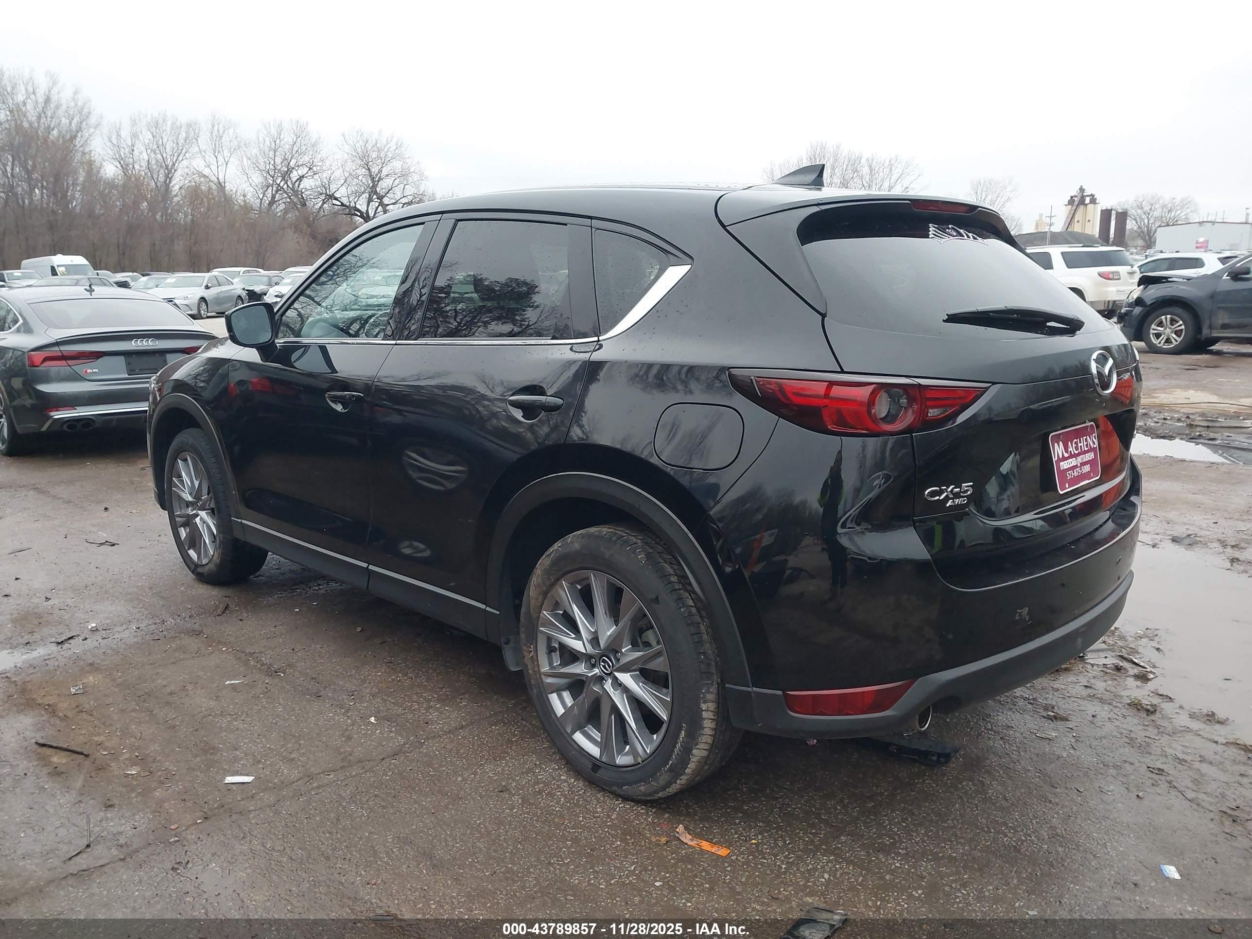 MAZDA CX-5 image 3