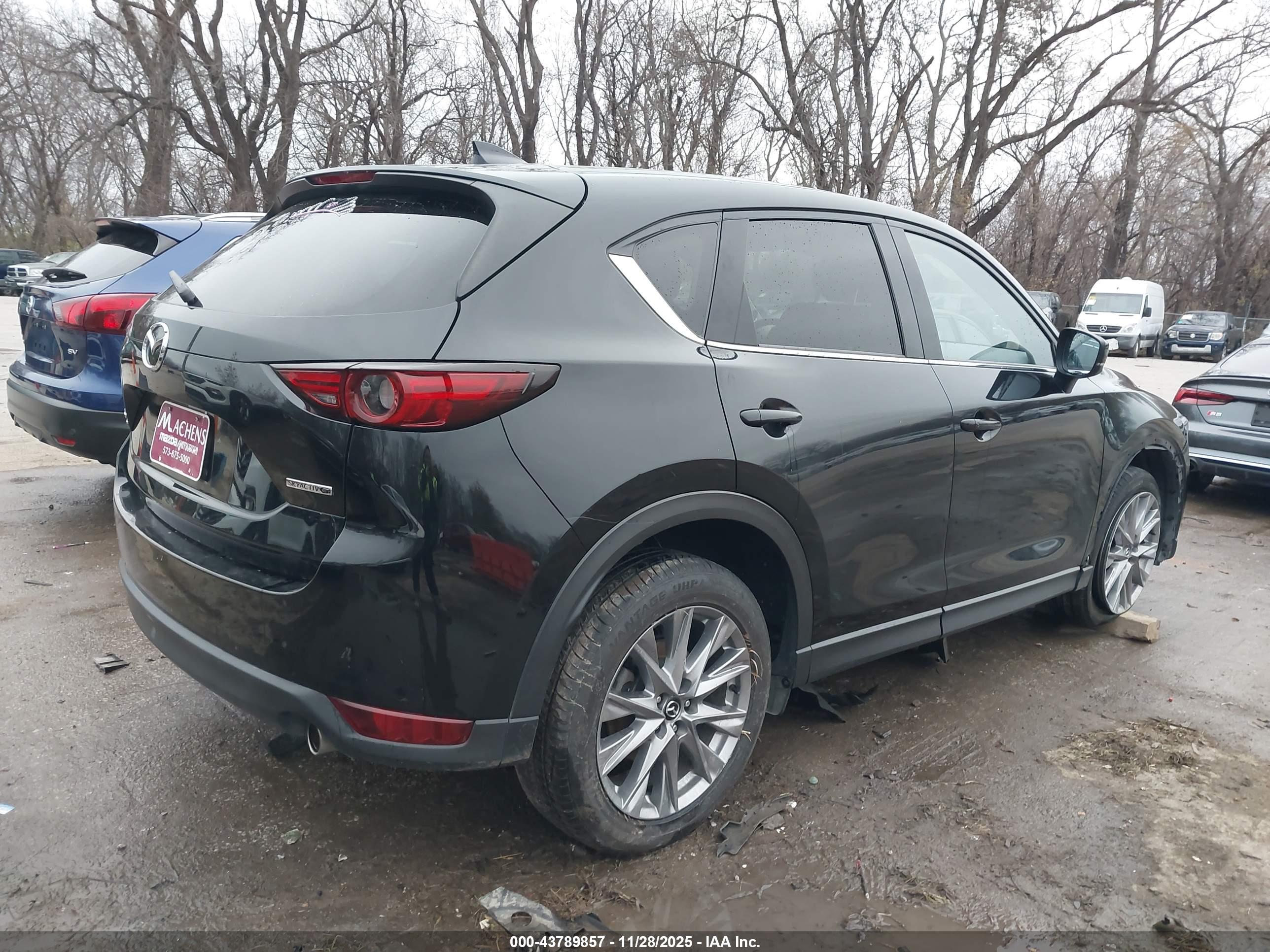 MAZDA CX-5 image 4