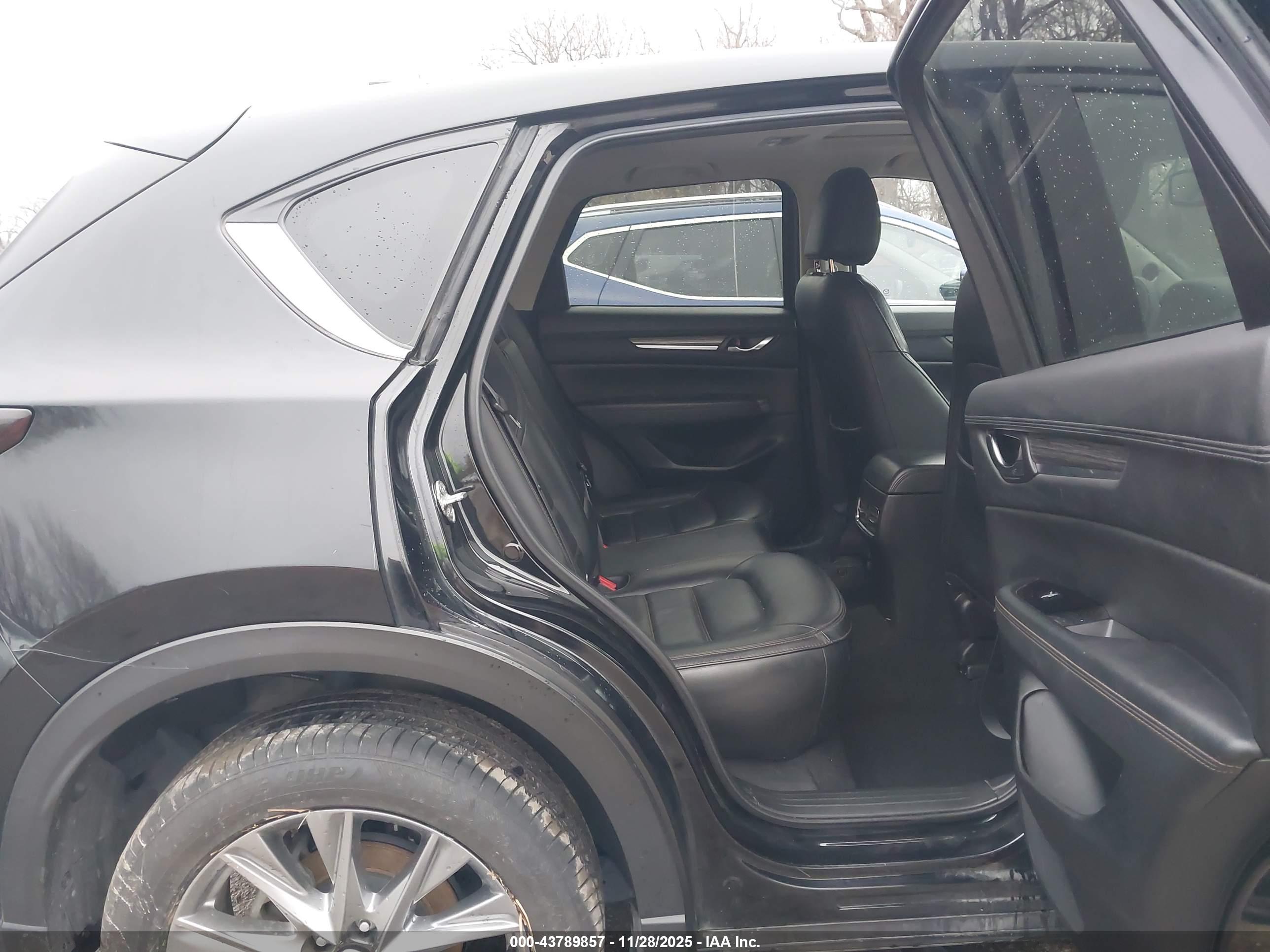 MAZDA CX-5 image 8