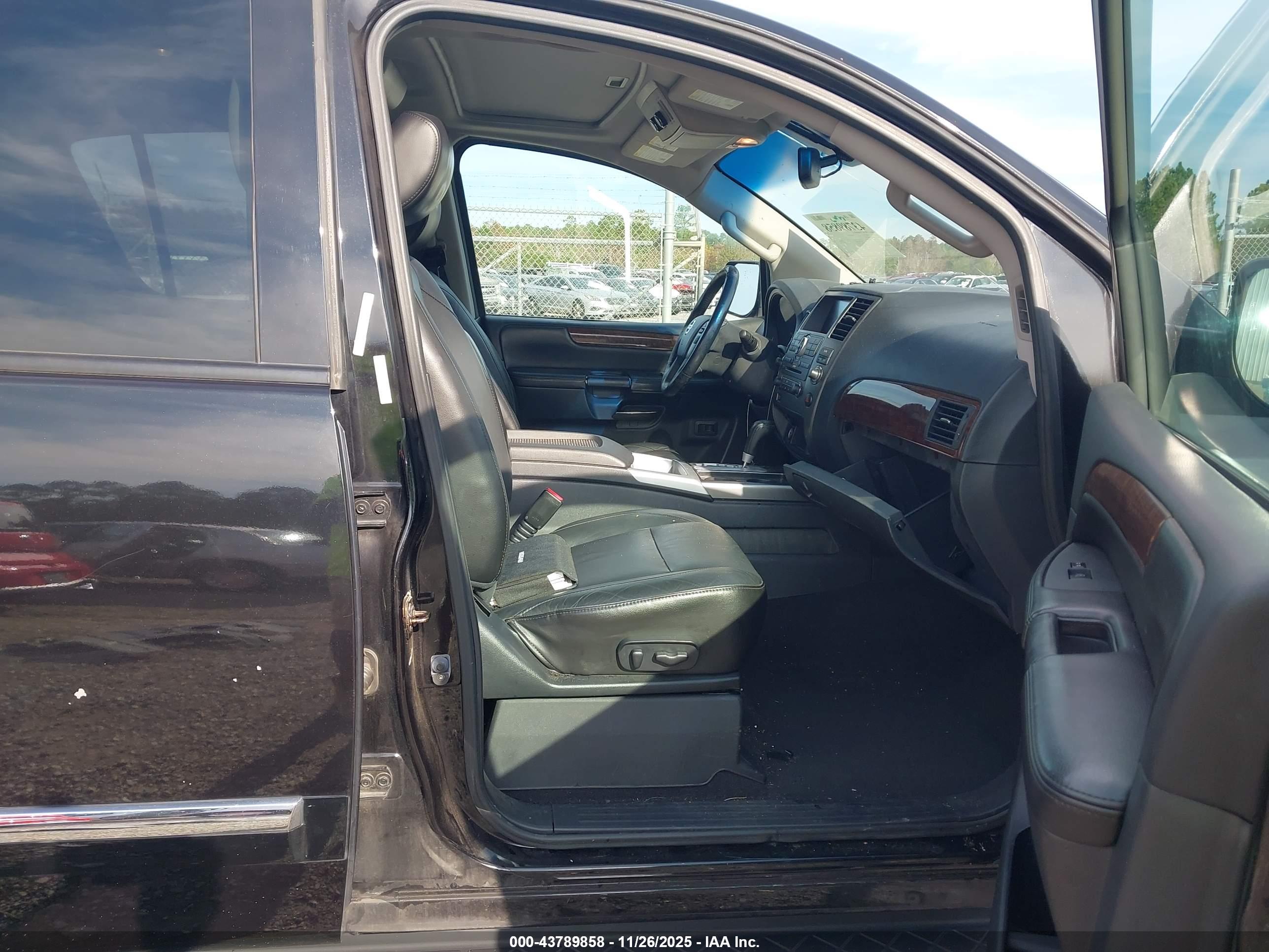 NISSAN ARMADA image 5