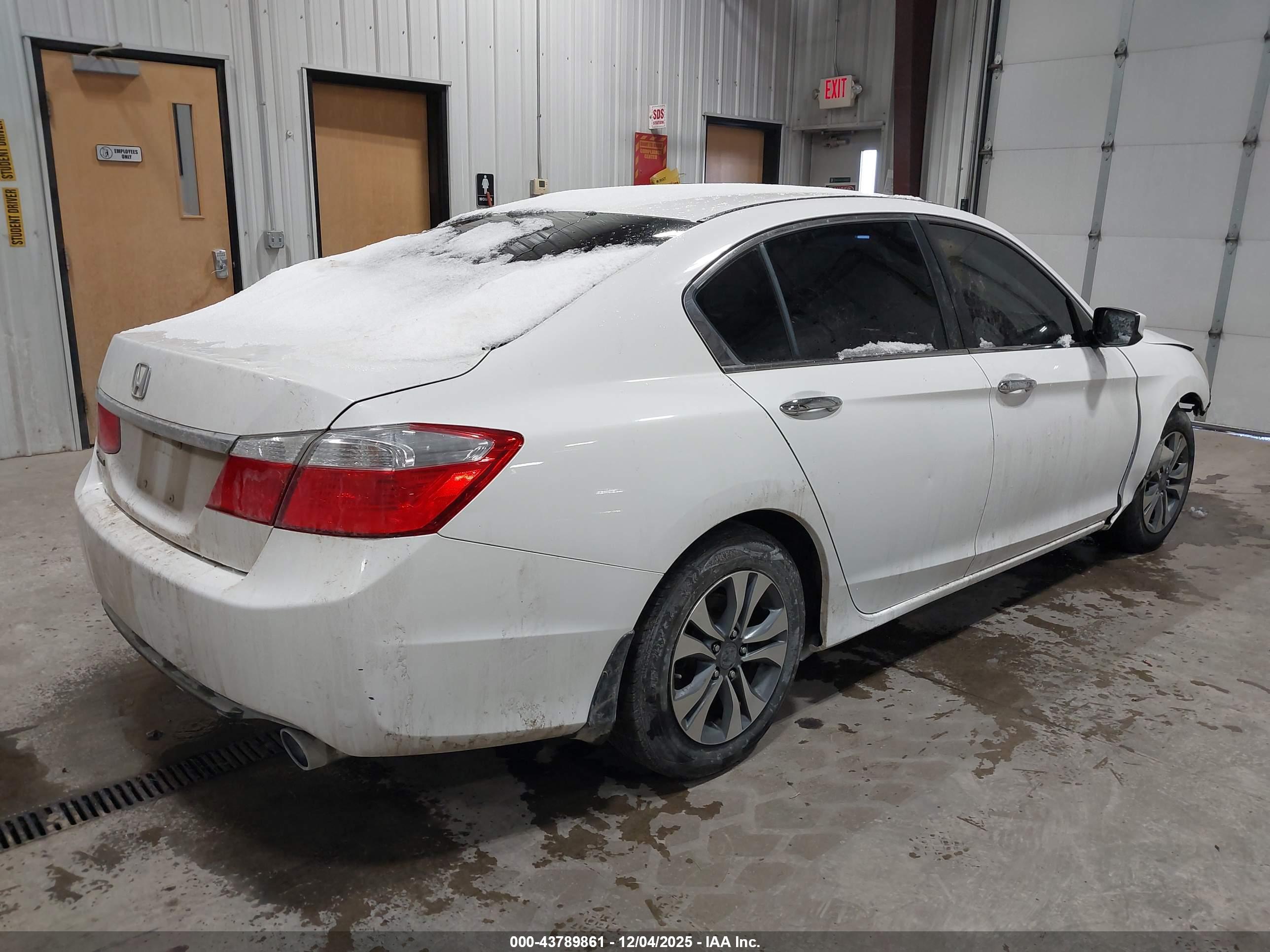 HONDA ACCORD image 4