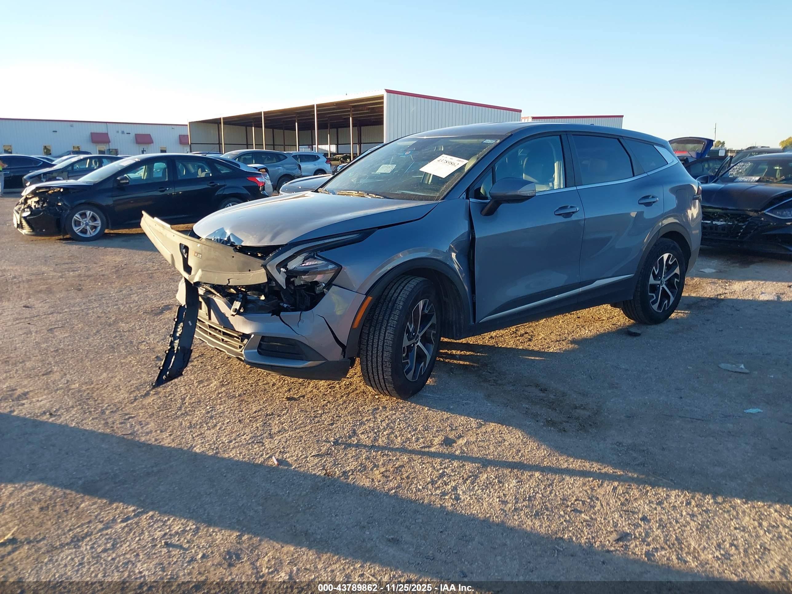 KIA SPORTAGE image 2