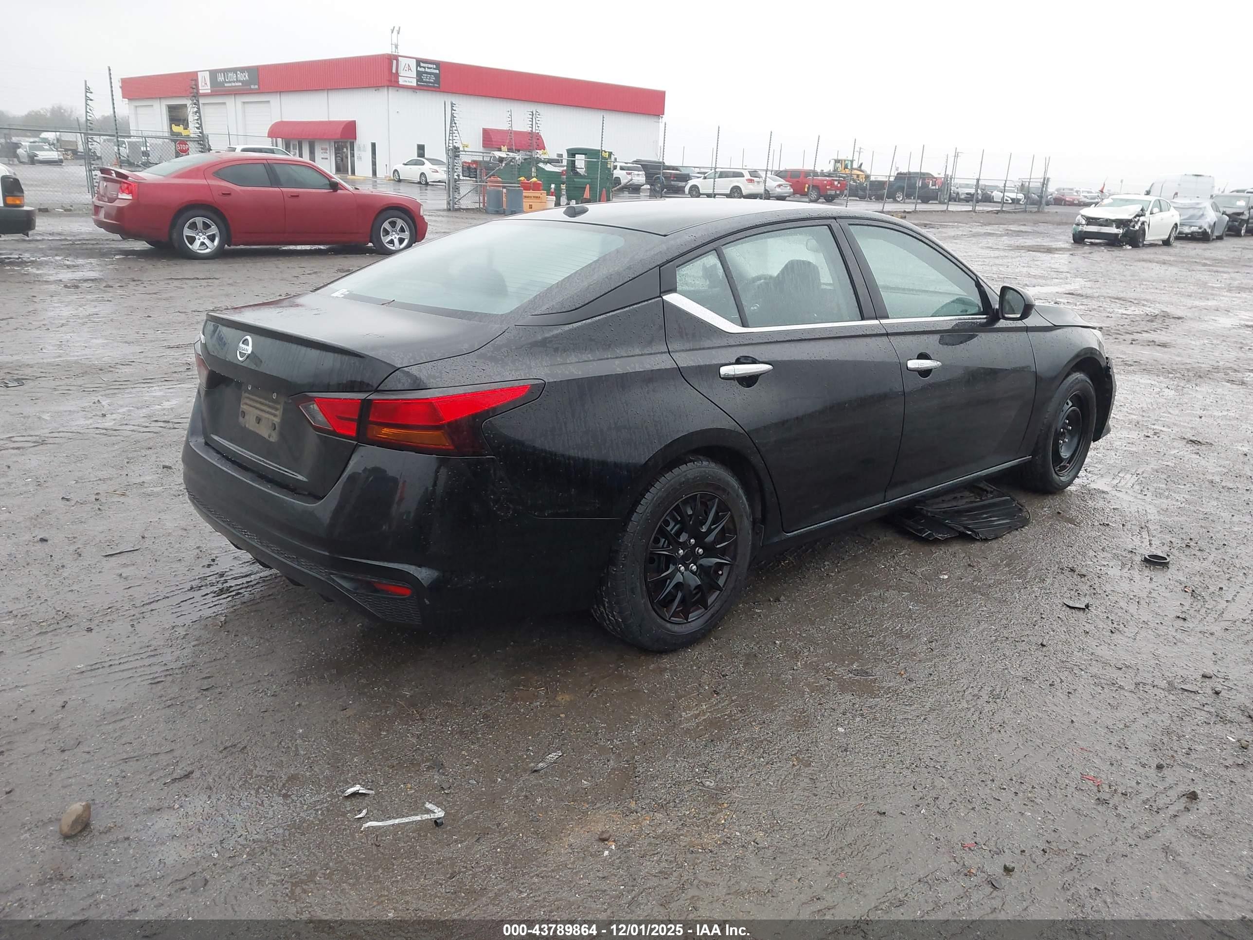 NISSAN ALTIMA image 4