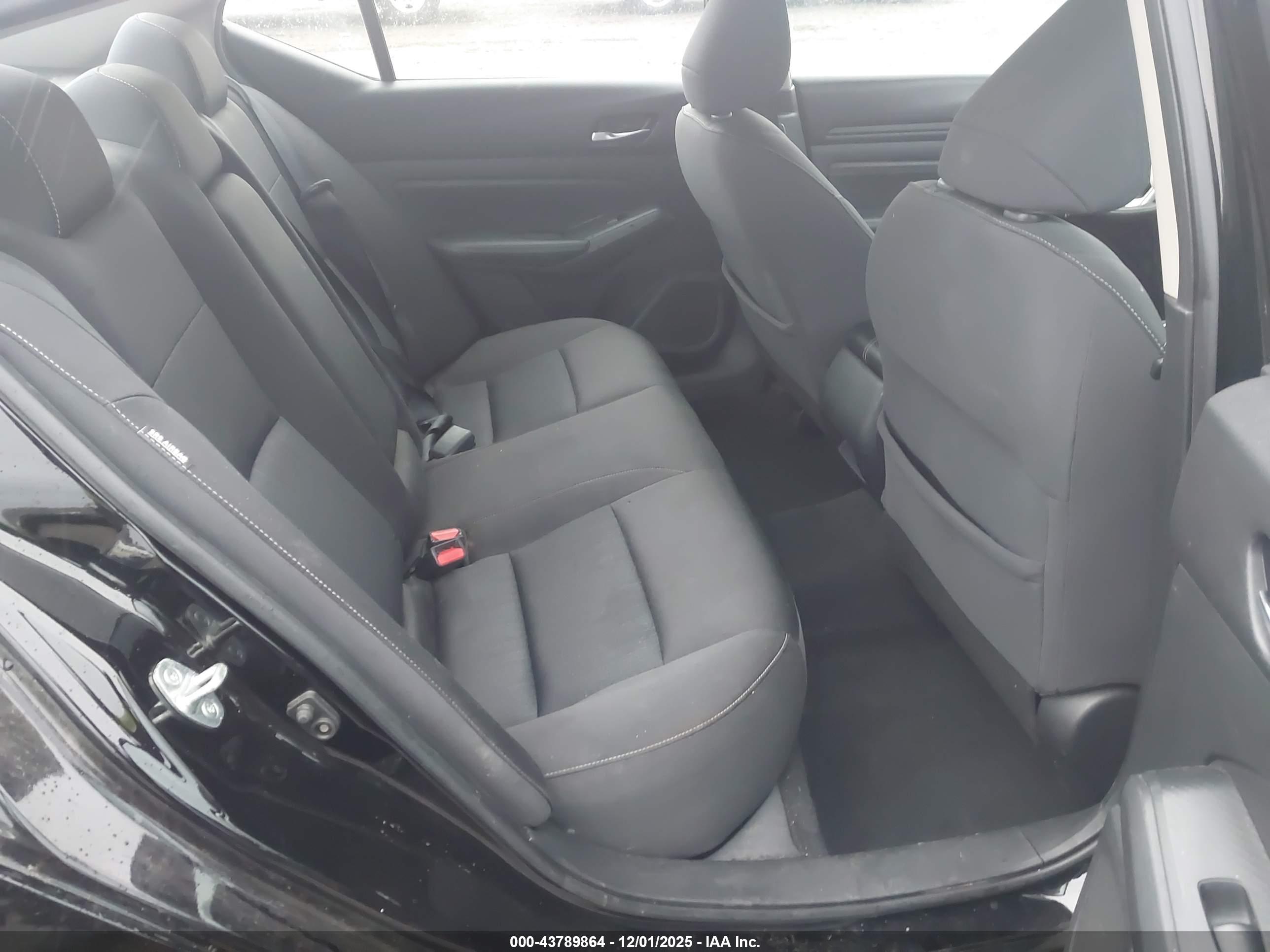 NISSAN ALTIMA image 8