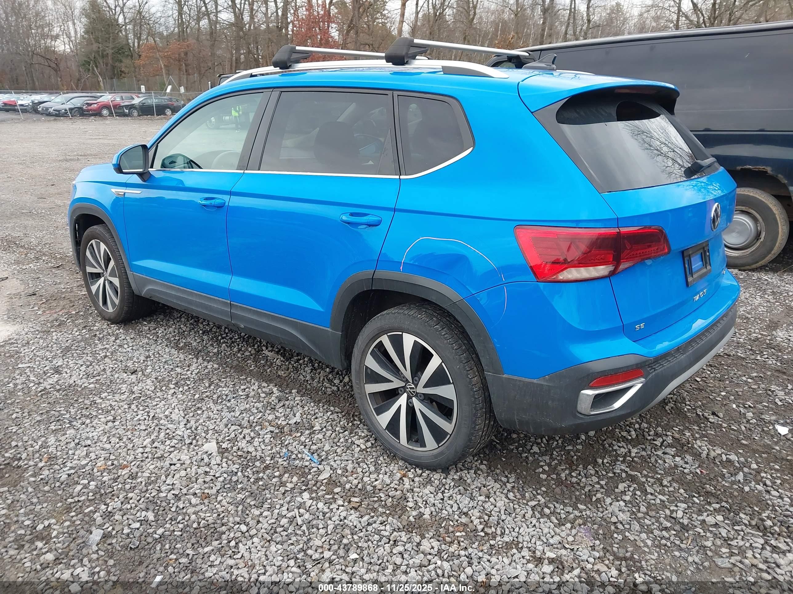 VOLKSWAGEN TAOS image 3