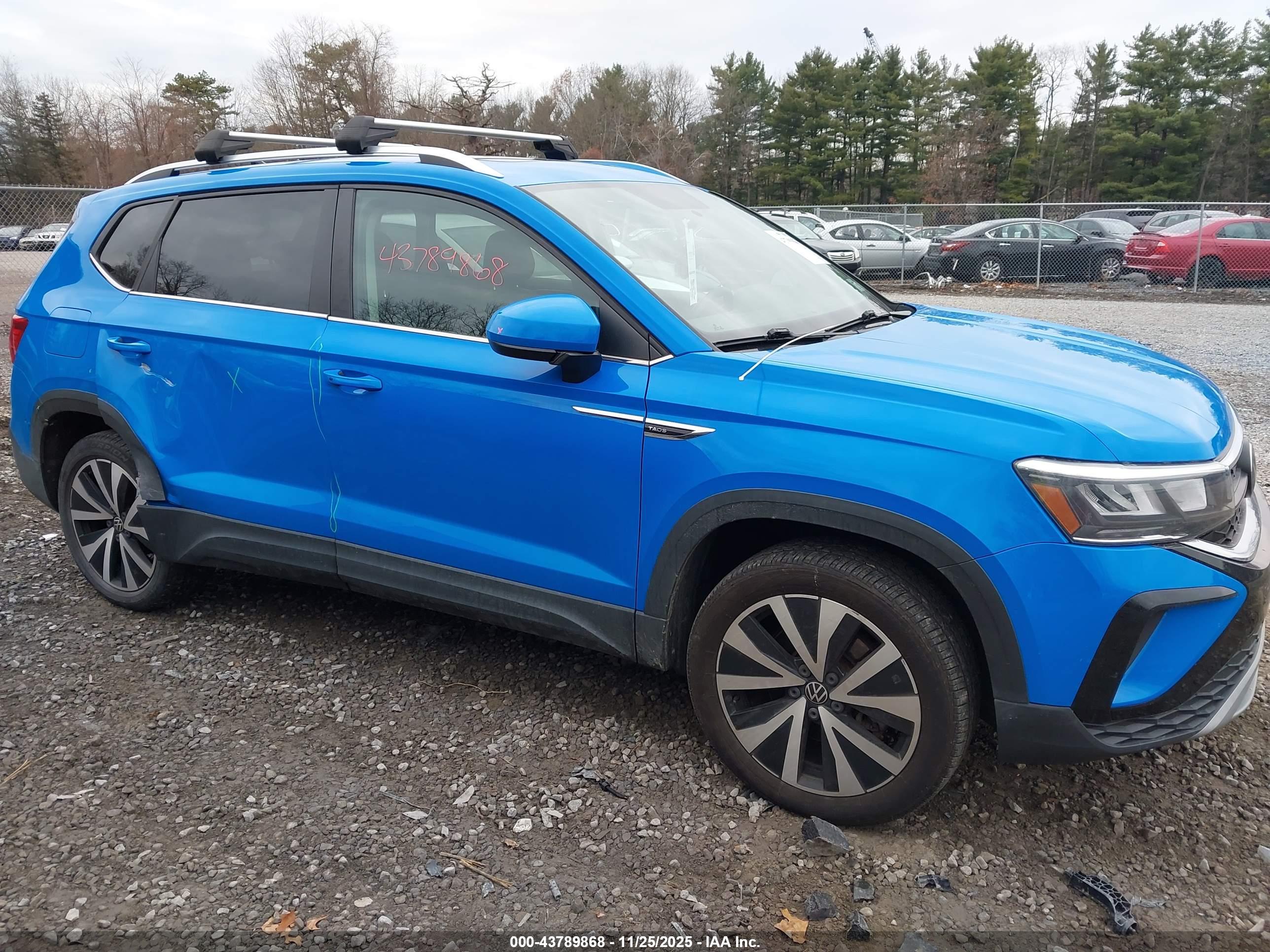 VOLKSWAGEN TAOS image 6