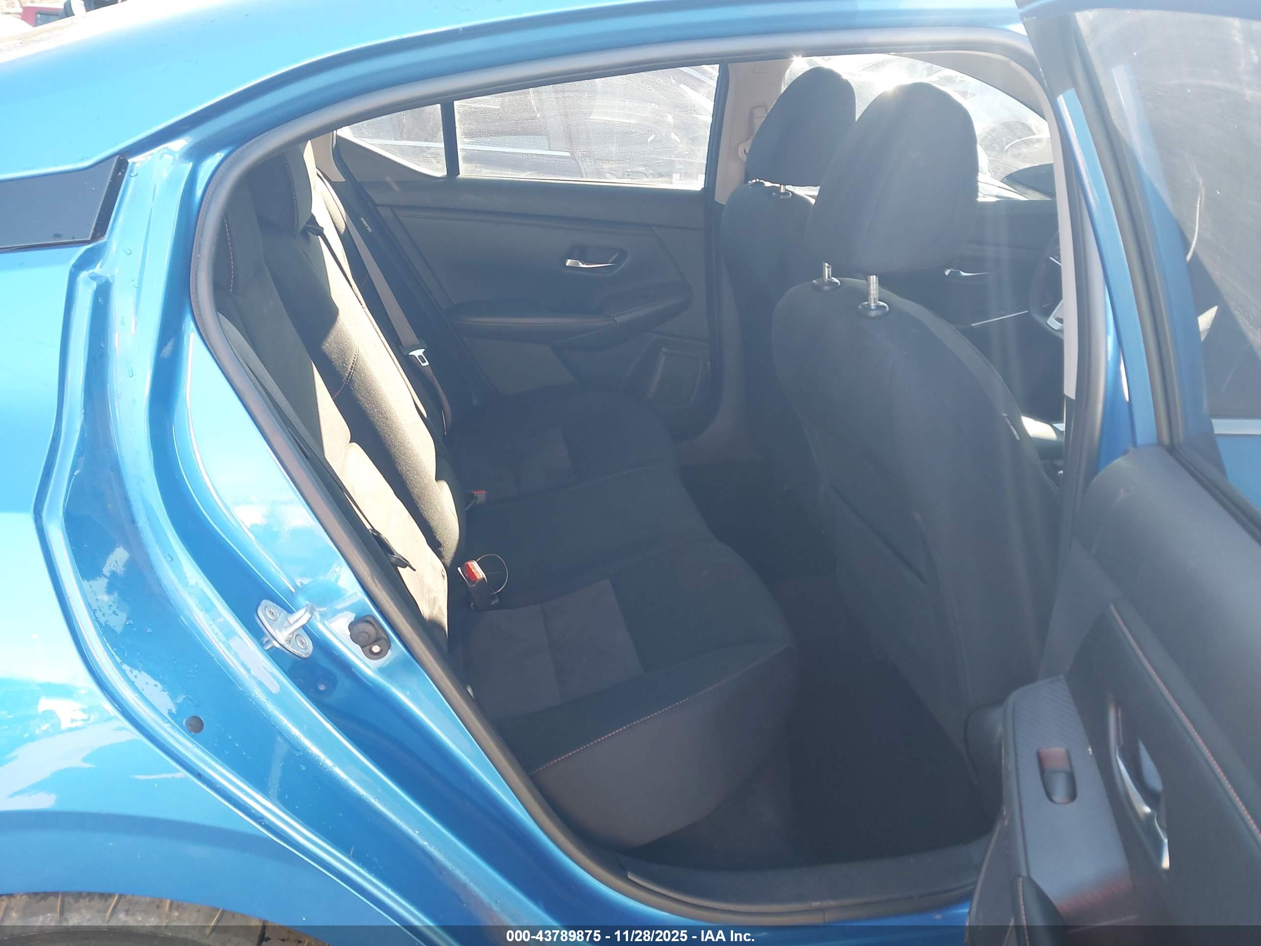 NISSAN SENTRA image 8