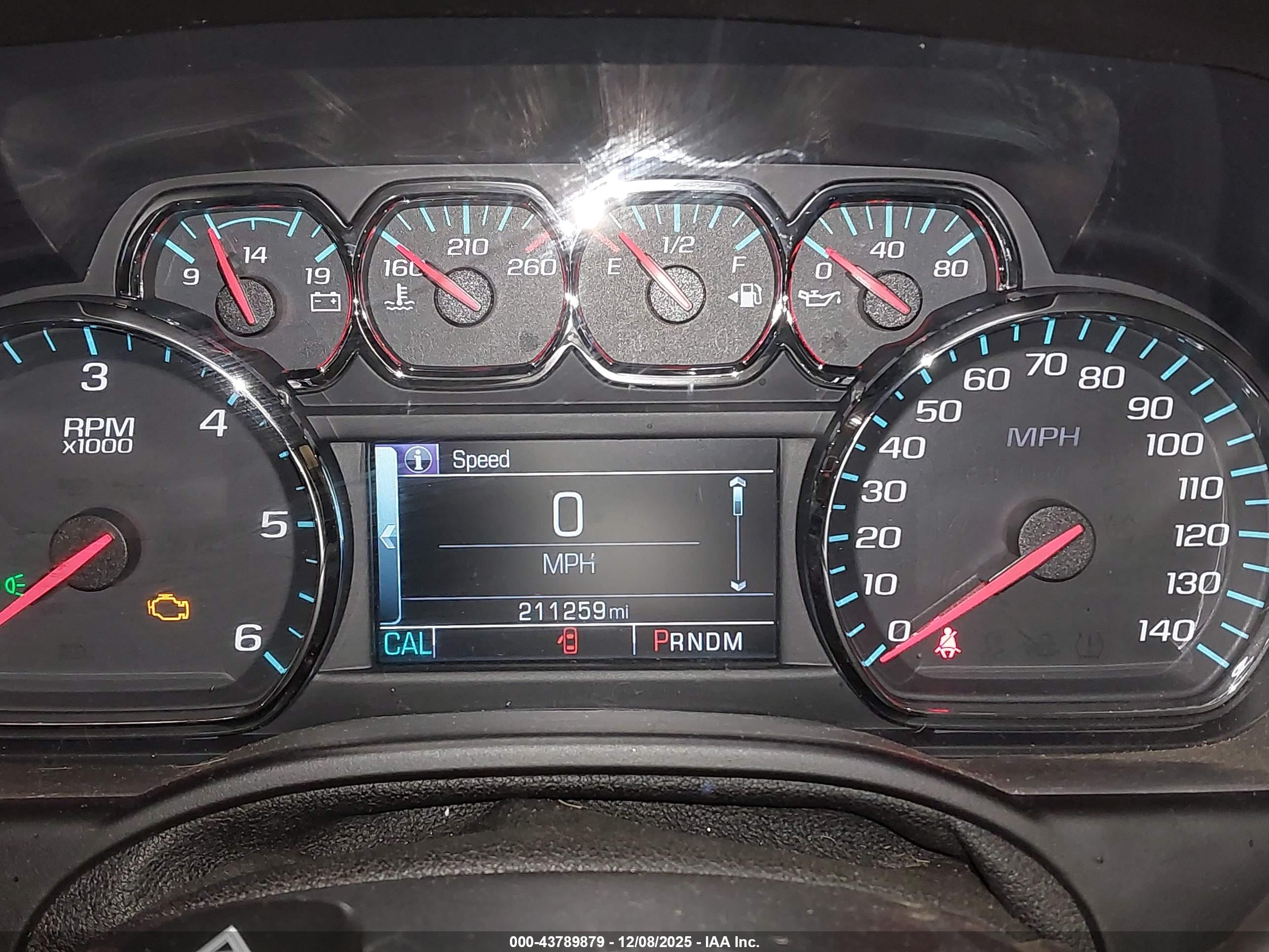 CHEVROLET SUBURBAN image 7