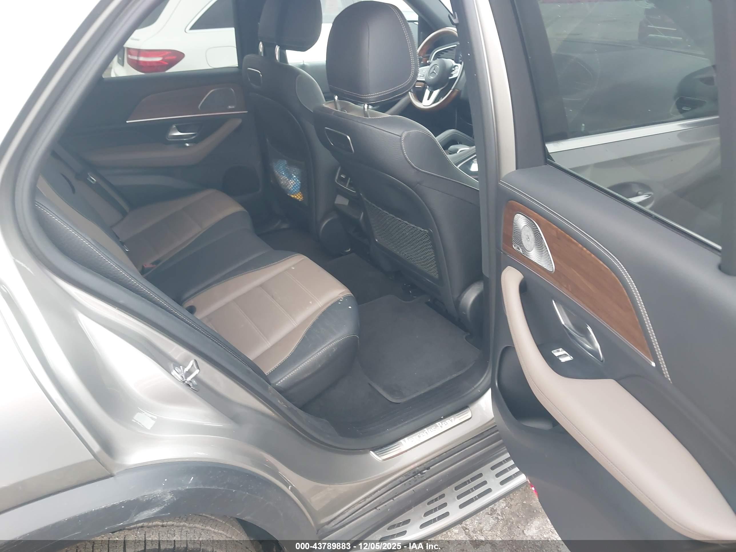 MERCEDES-BENZ GLE image 8