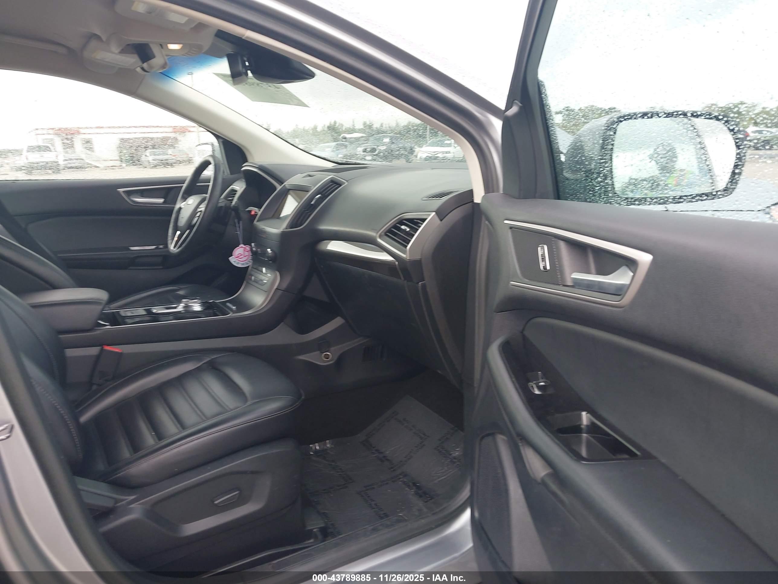 FORD EDGE image 5